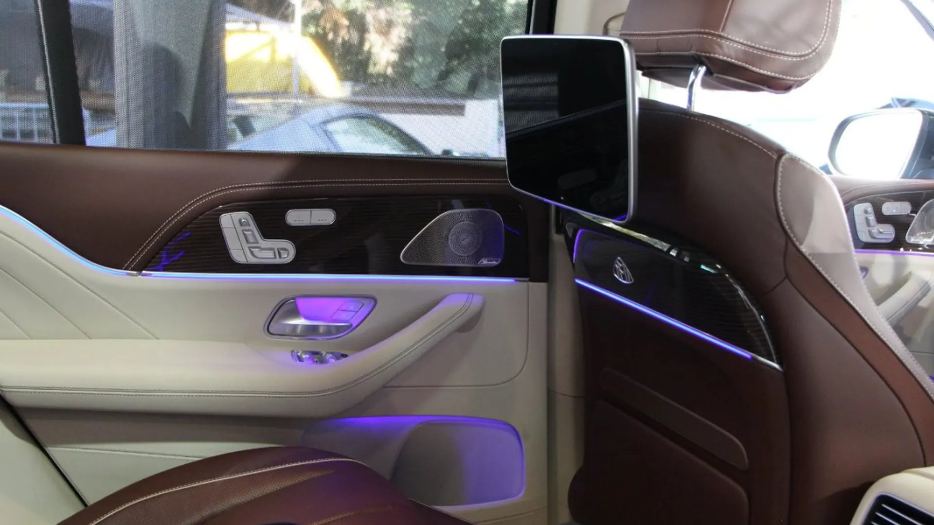 Mercedes-Benz GLS — photo 24