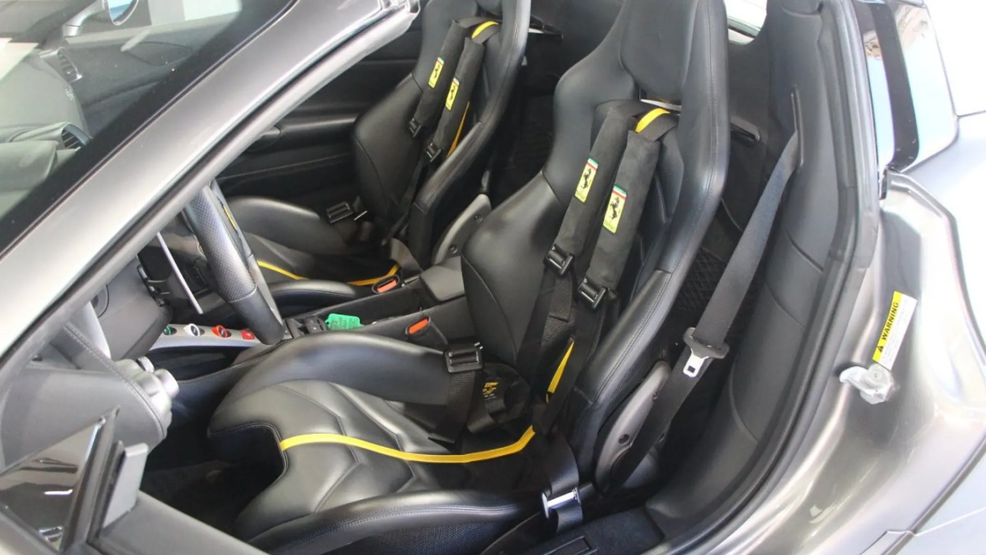 Ferrari 488 — photo 7