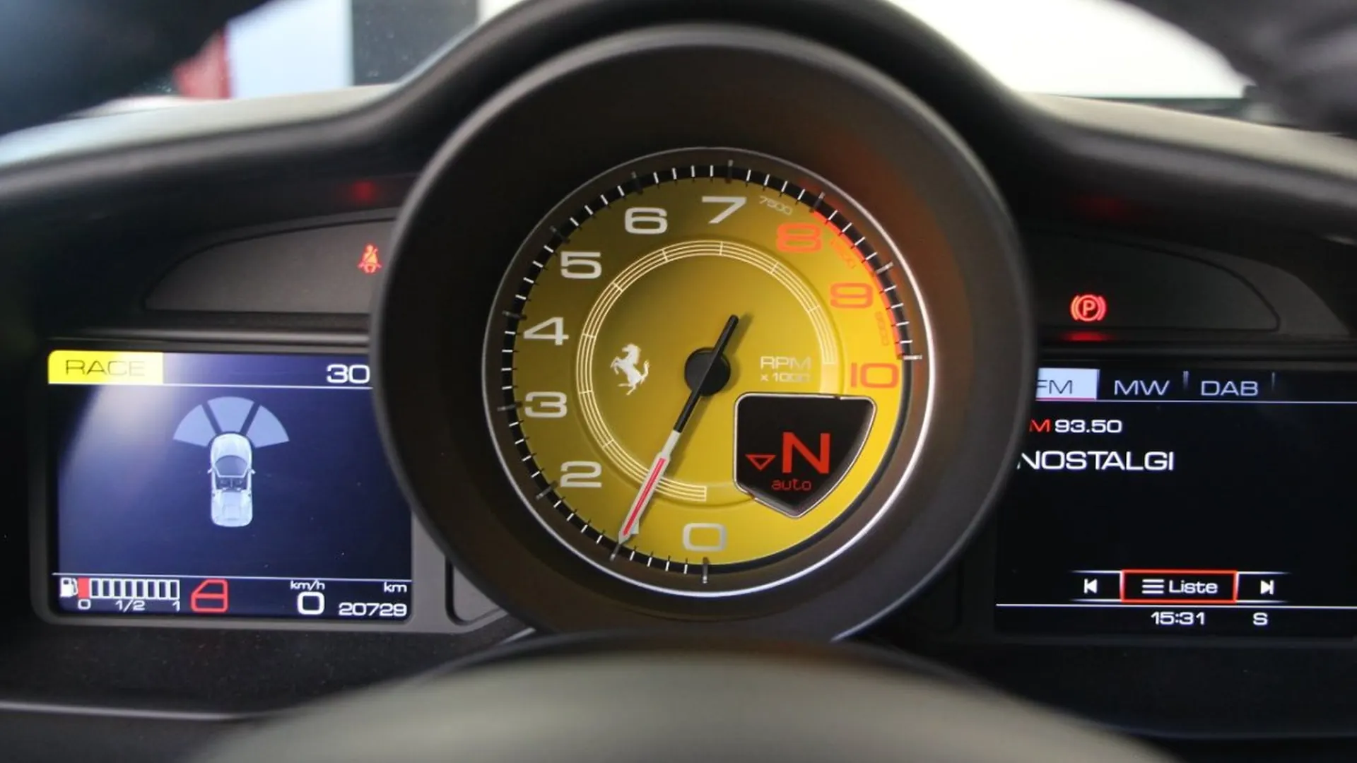 Ferrari 488 — photo 8