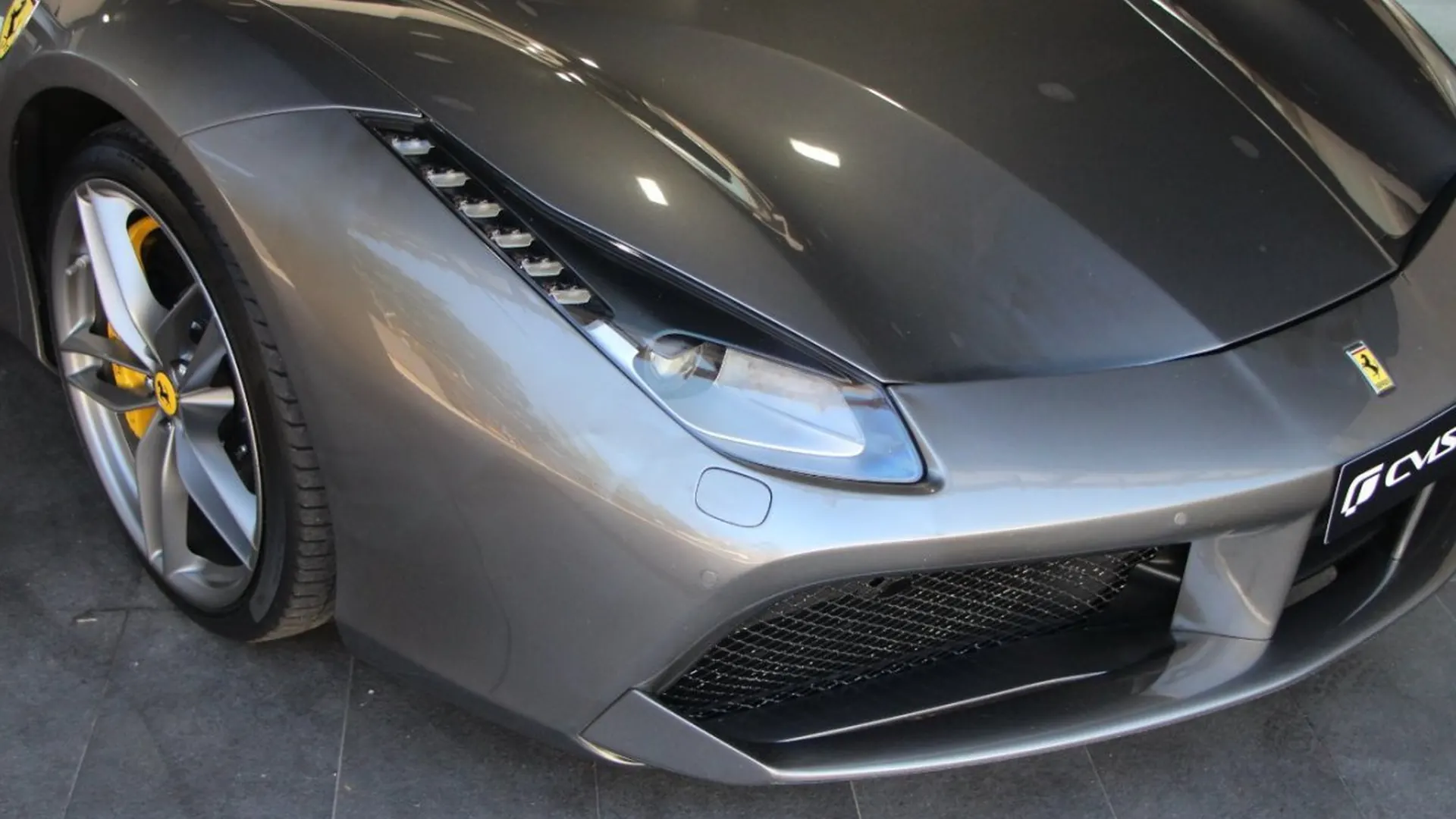 Ferrari 488 — photo 2