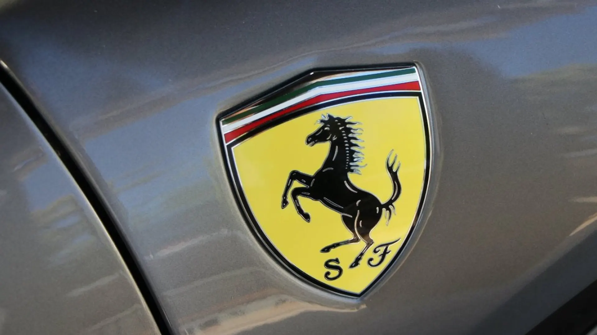 Ferrari 488 — photo 18
