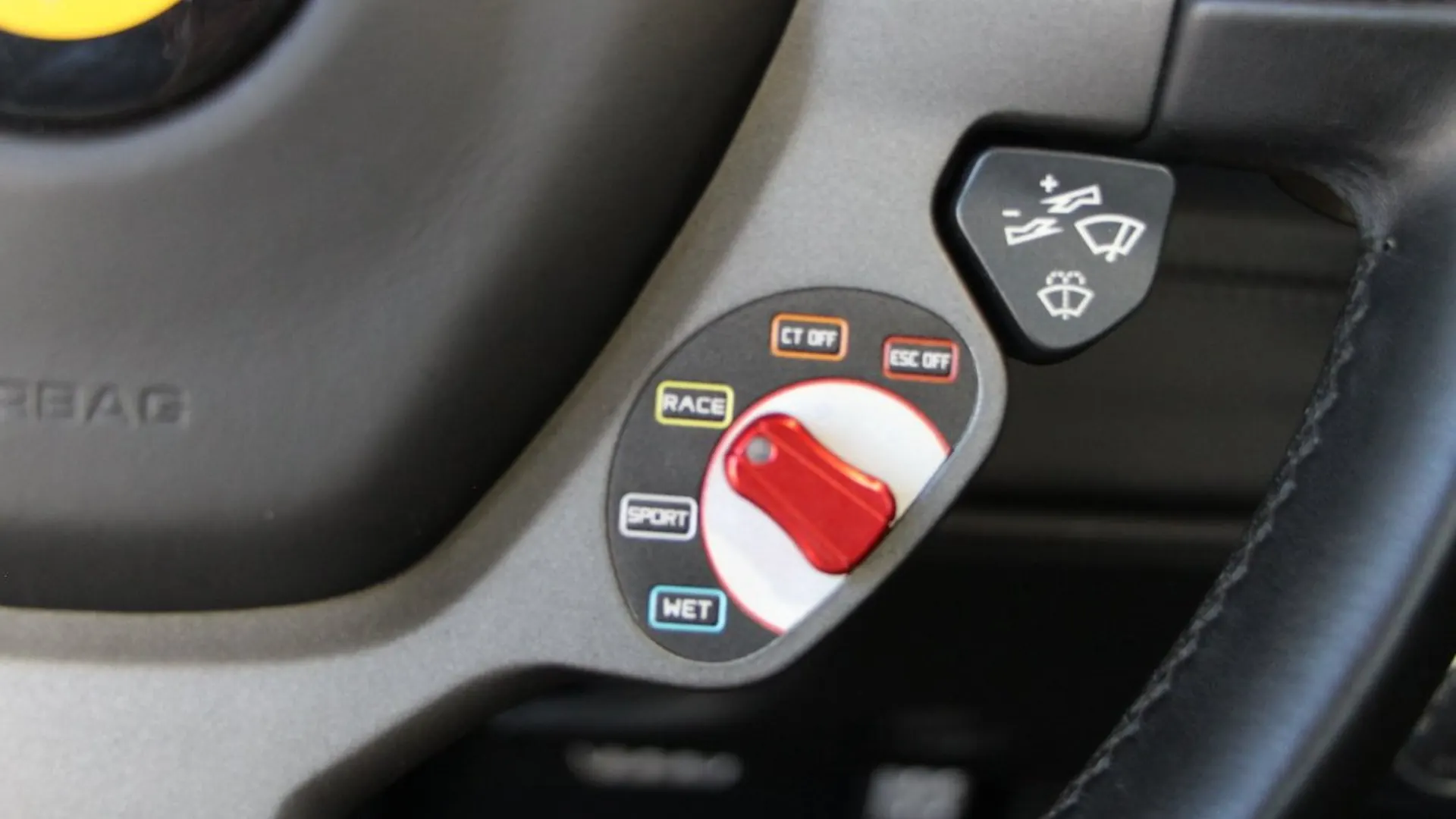 Ferrari 488 — photo 10