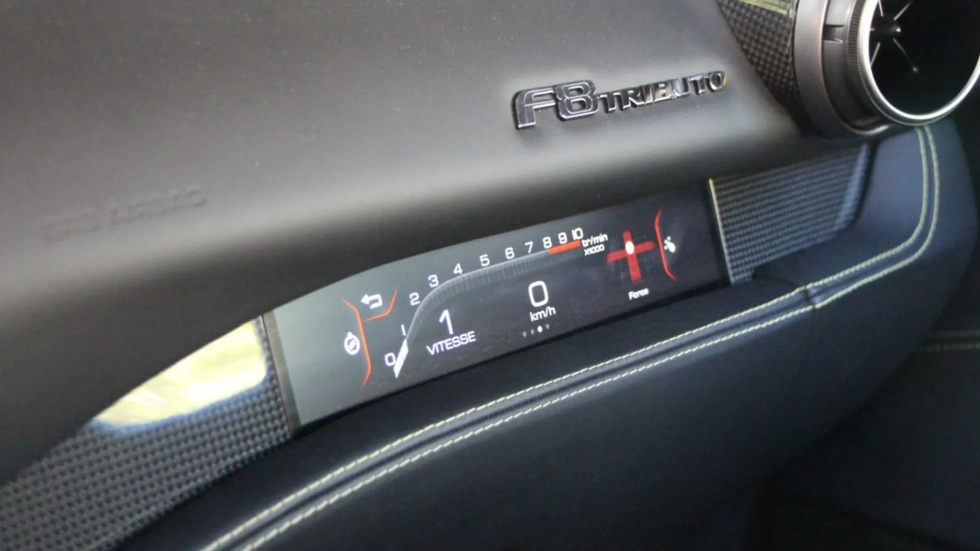 Ferrari F8 — photo 17