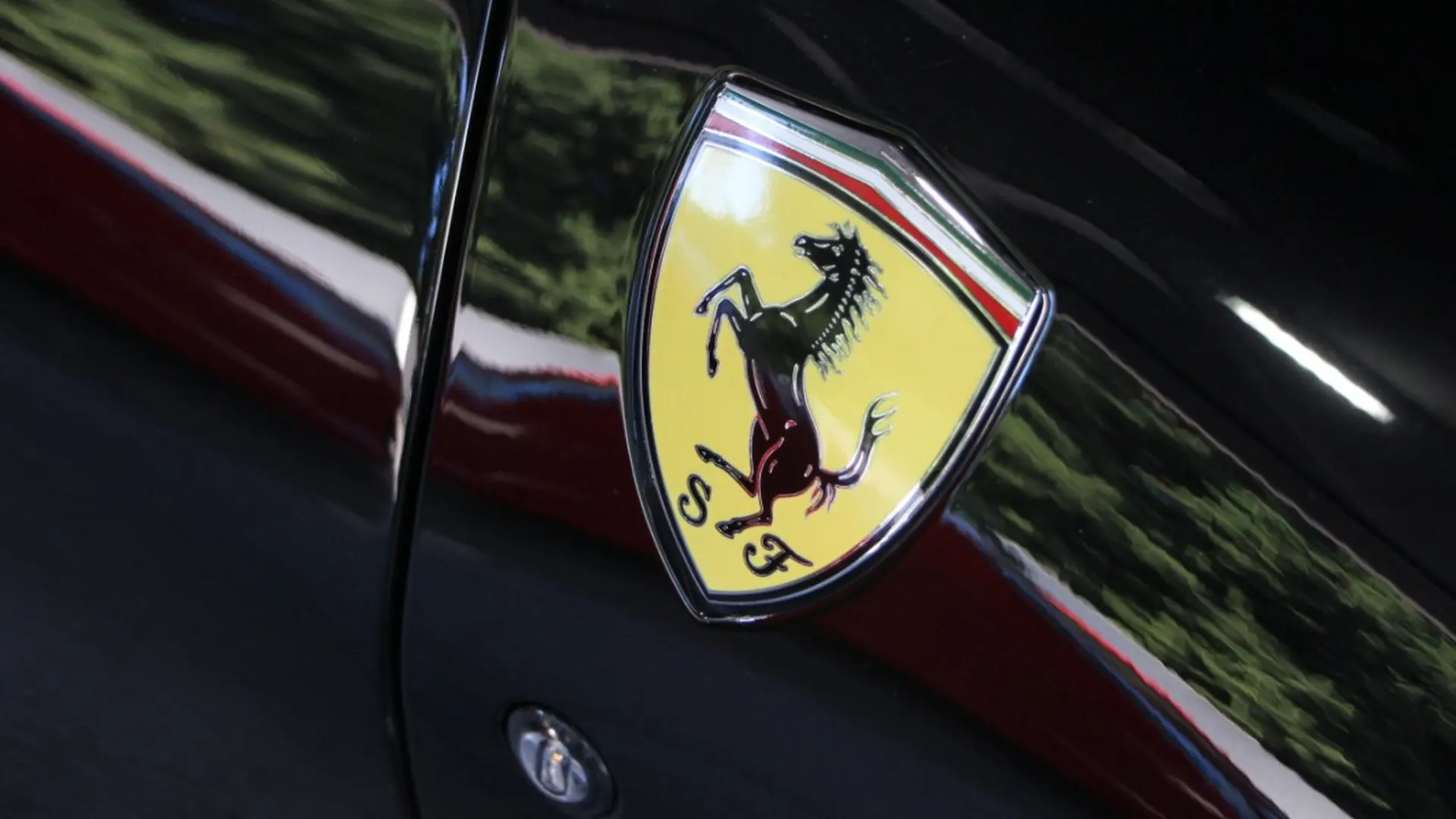Ferrari F8 — photo 4
