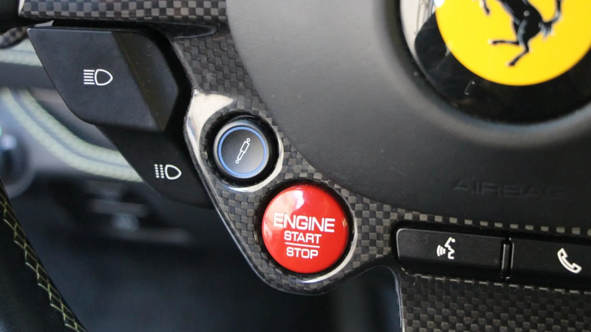 Ferrari F8 — photo 26