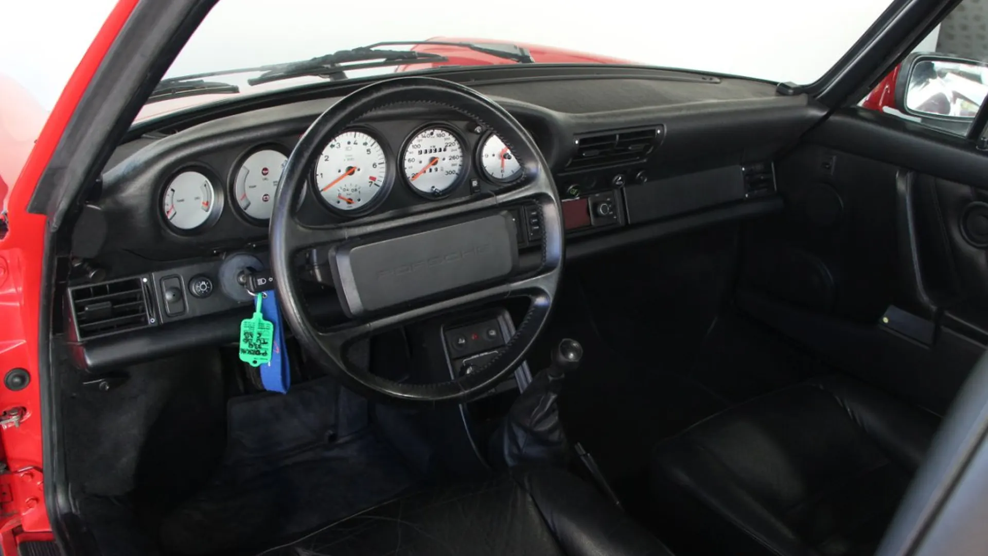 Porsche 911 — photo 19