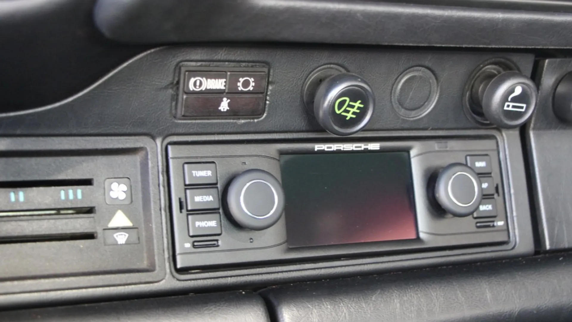 Porsche 911 — photo 31