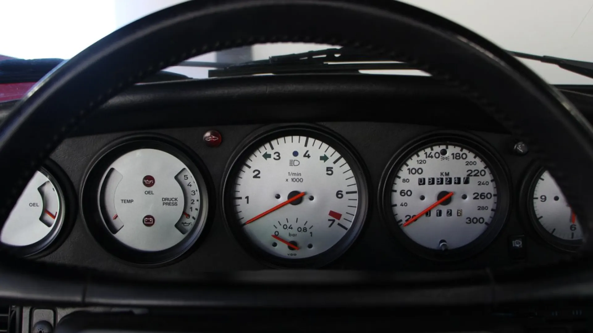 Porsche 911 — photo 29