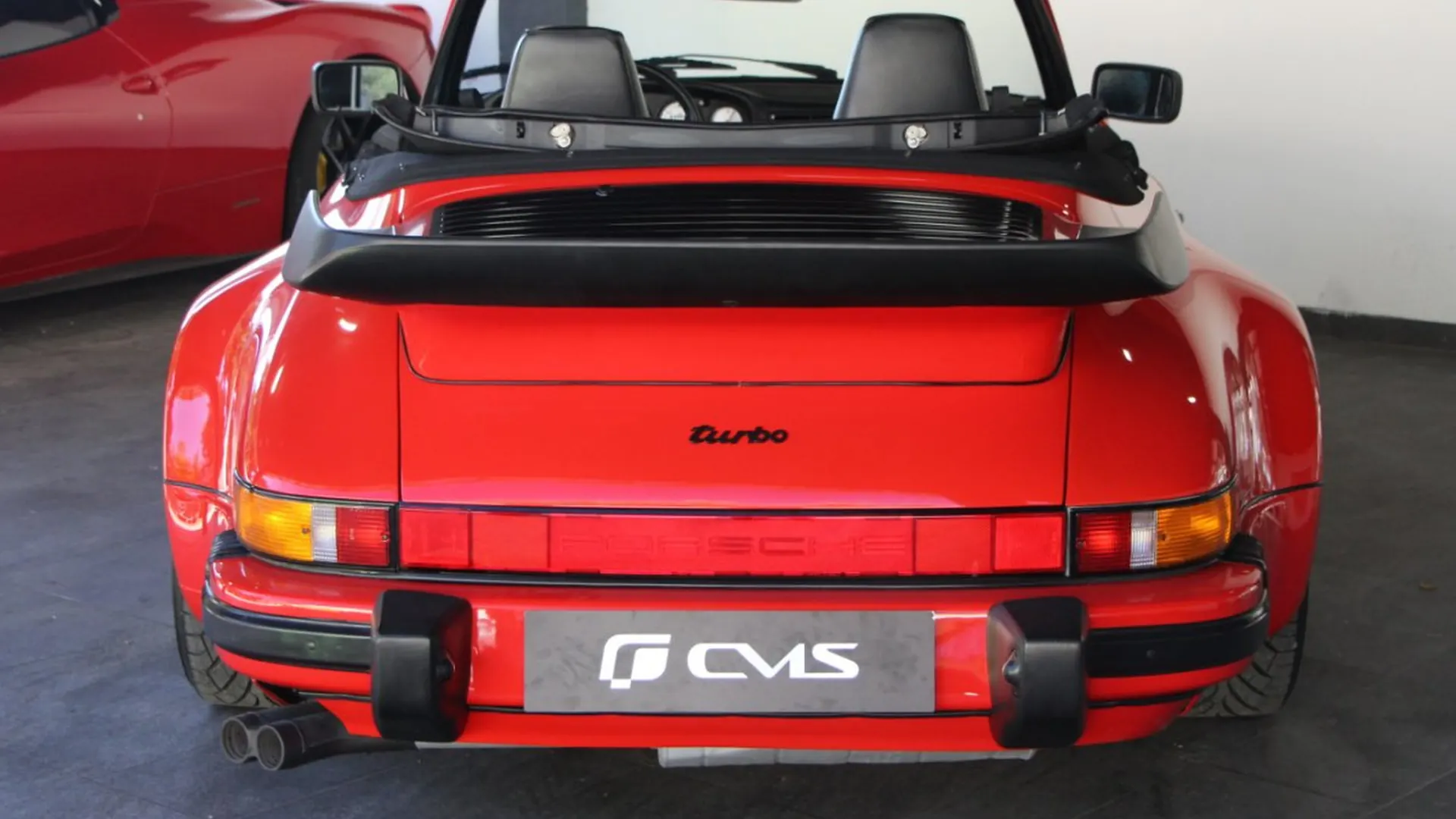 Porsche 911 — photo 17