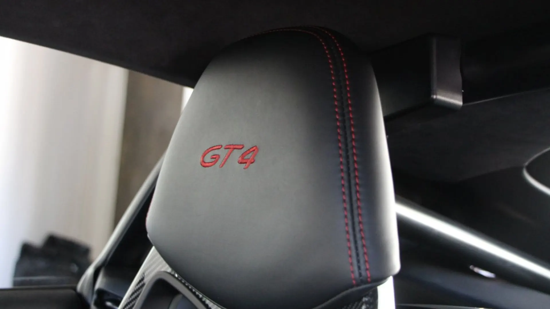 Porsche Cayman — photo 18