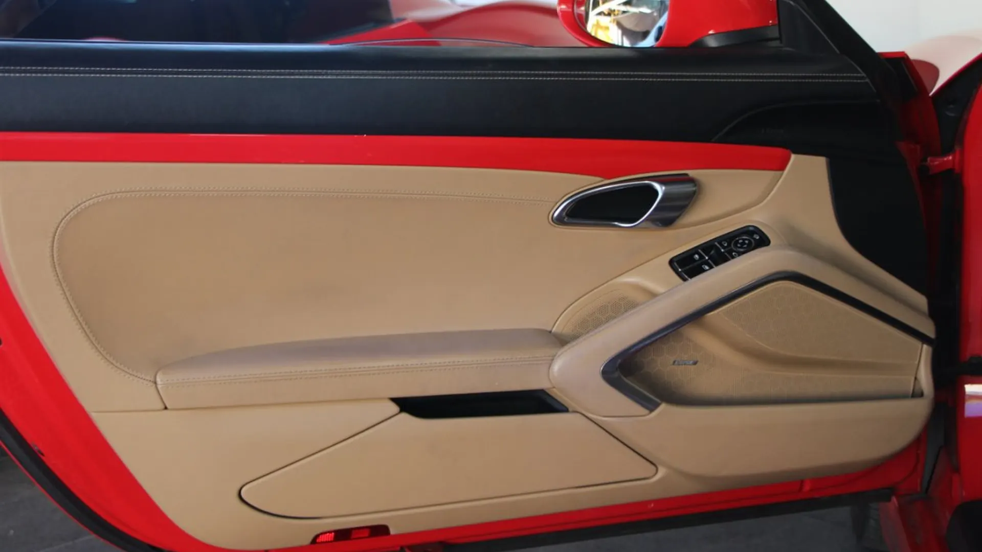 Porsche 718 — photo 8