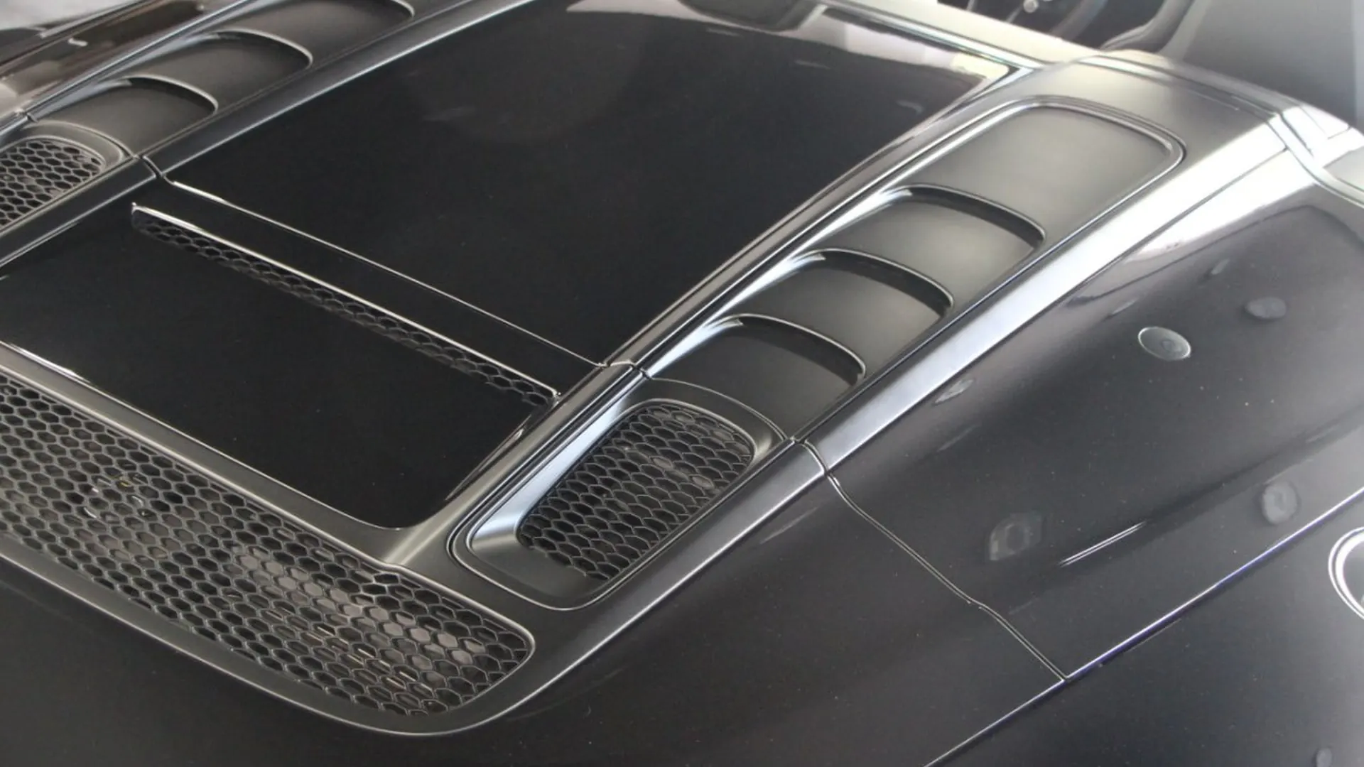 Audi R8 — photo 9
