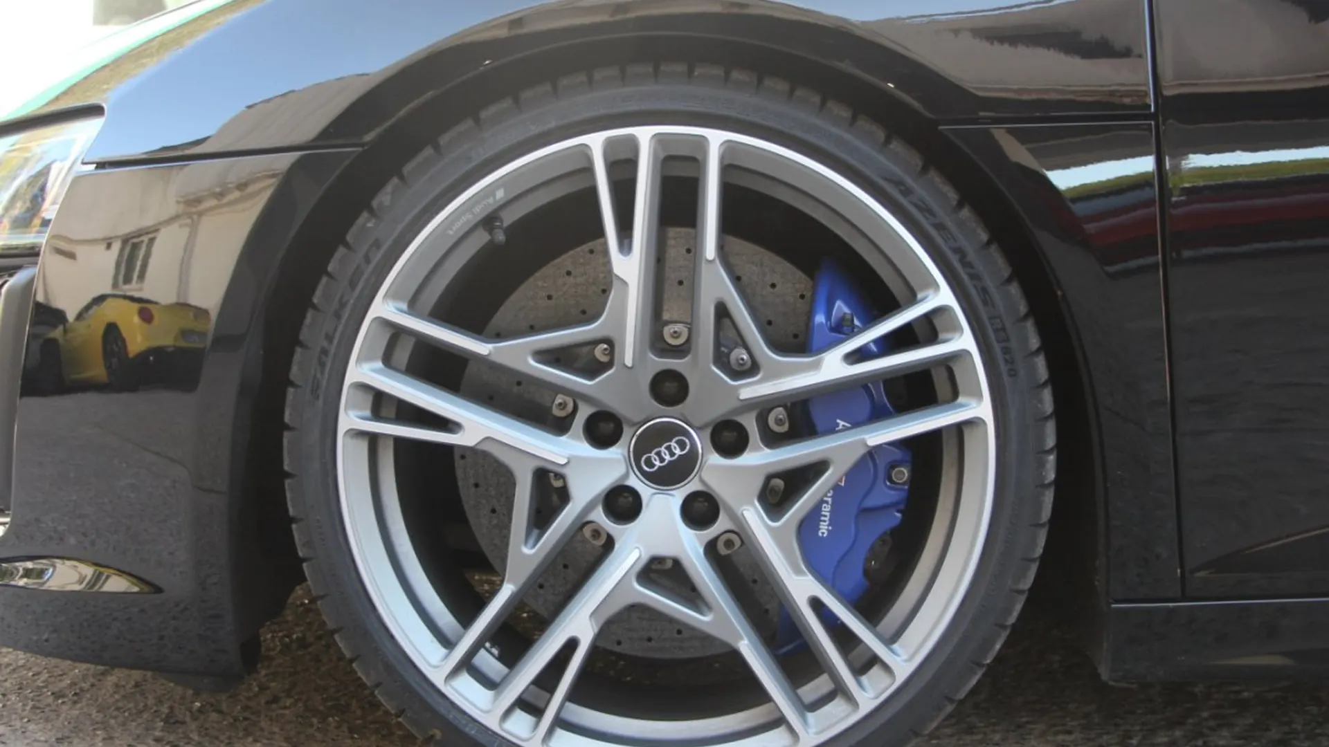 Audi R8 — photo 7