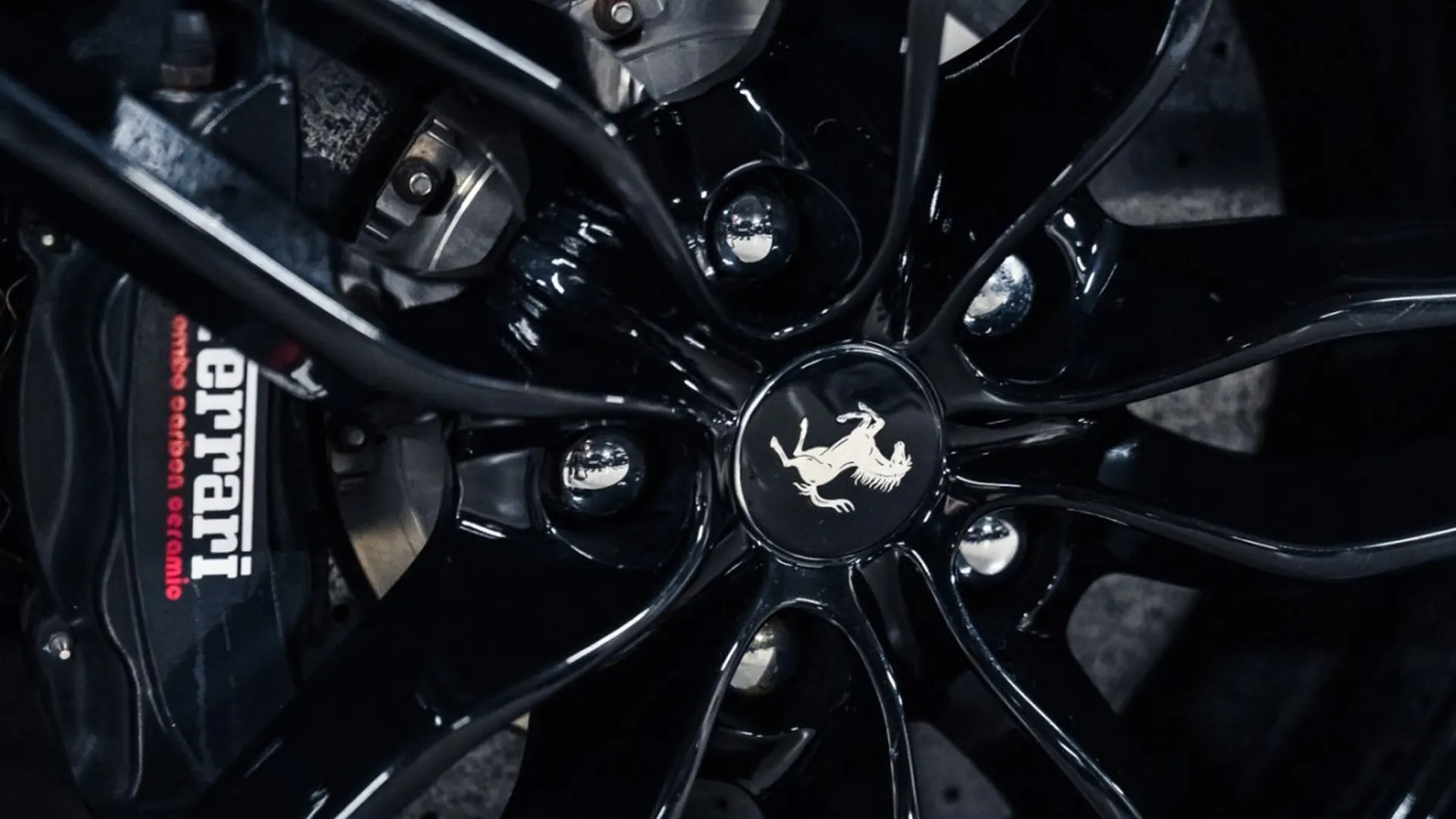 Ferrari FF — photo 12