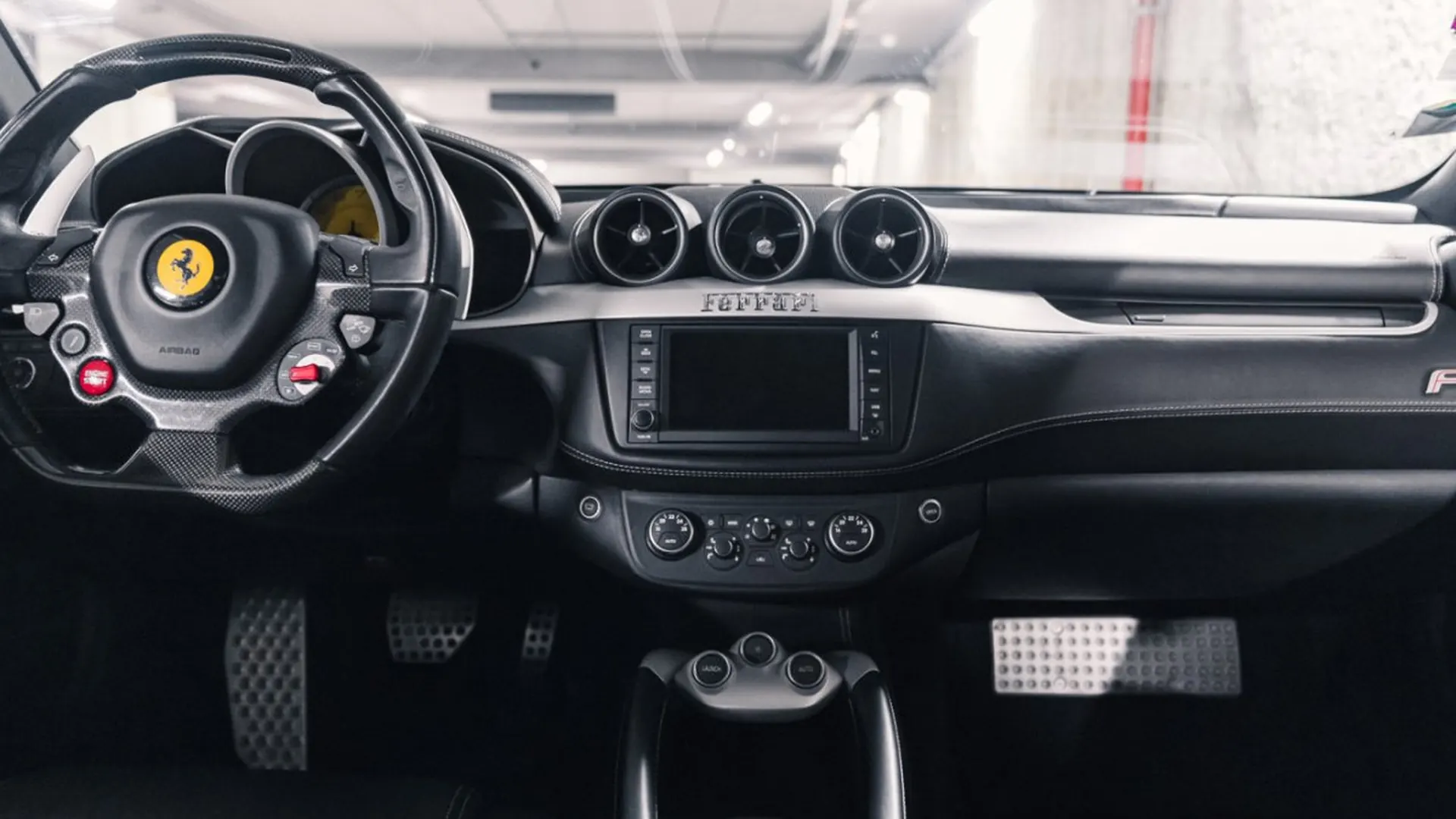 Ferrari FF — photo 26