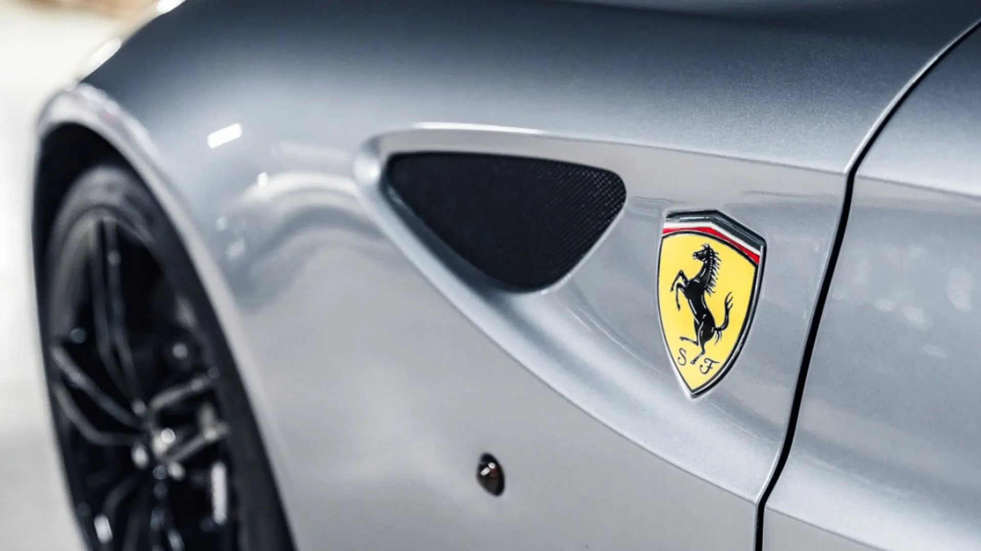 Ferrari FF — photo 11