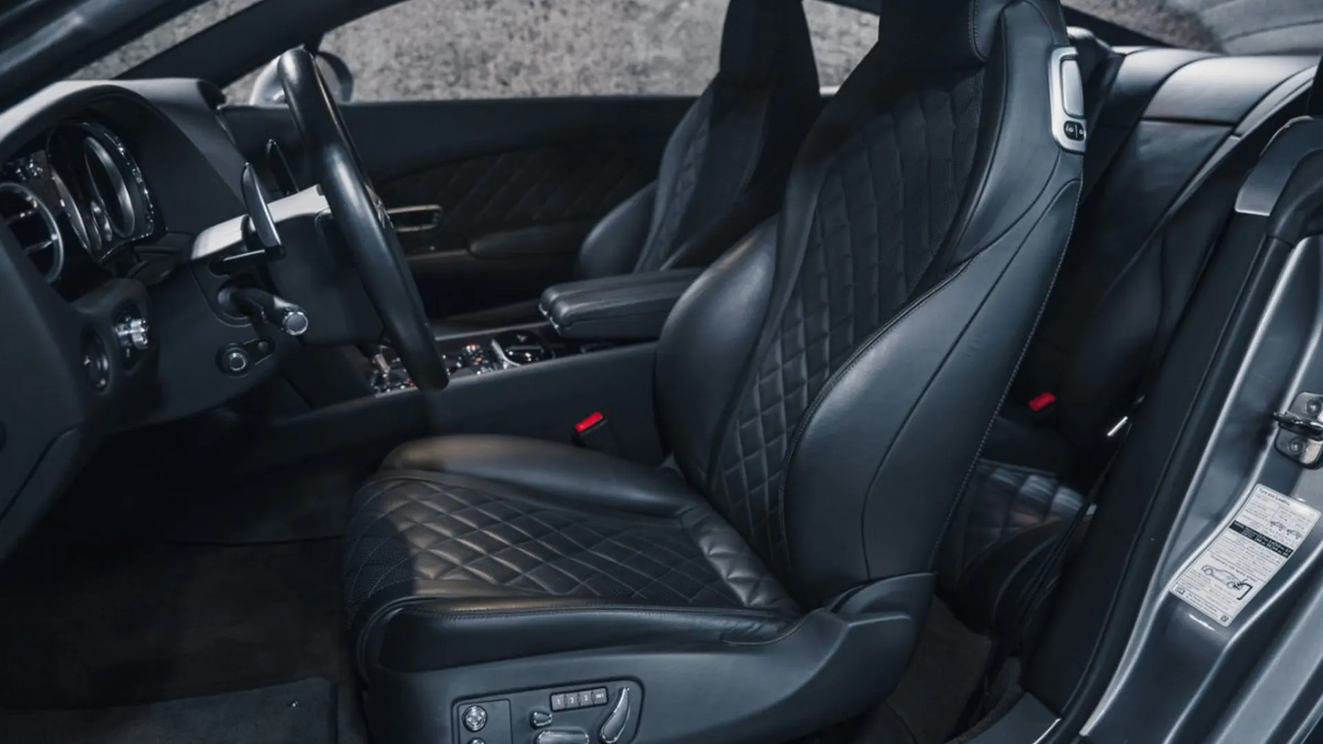 Bentley Continental — photo 22