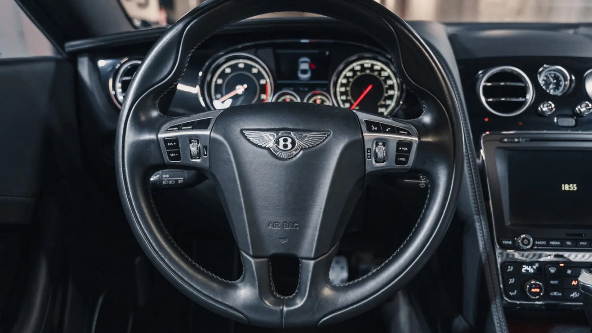 Bentley Continental — photo 25