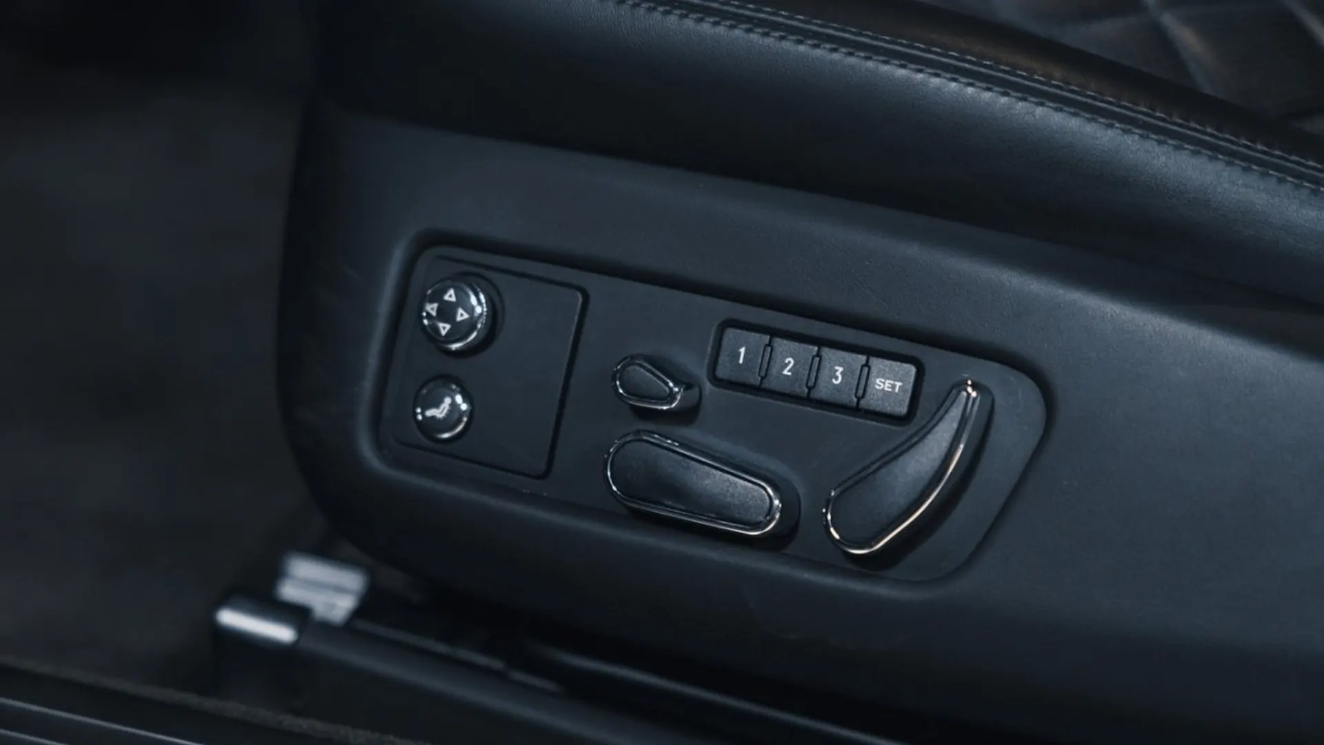 Bentley Continental — photo 30