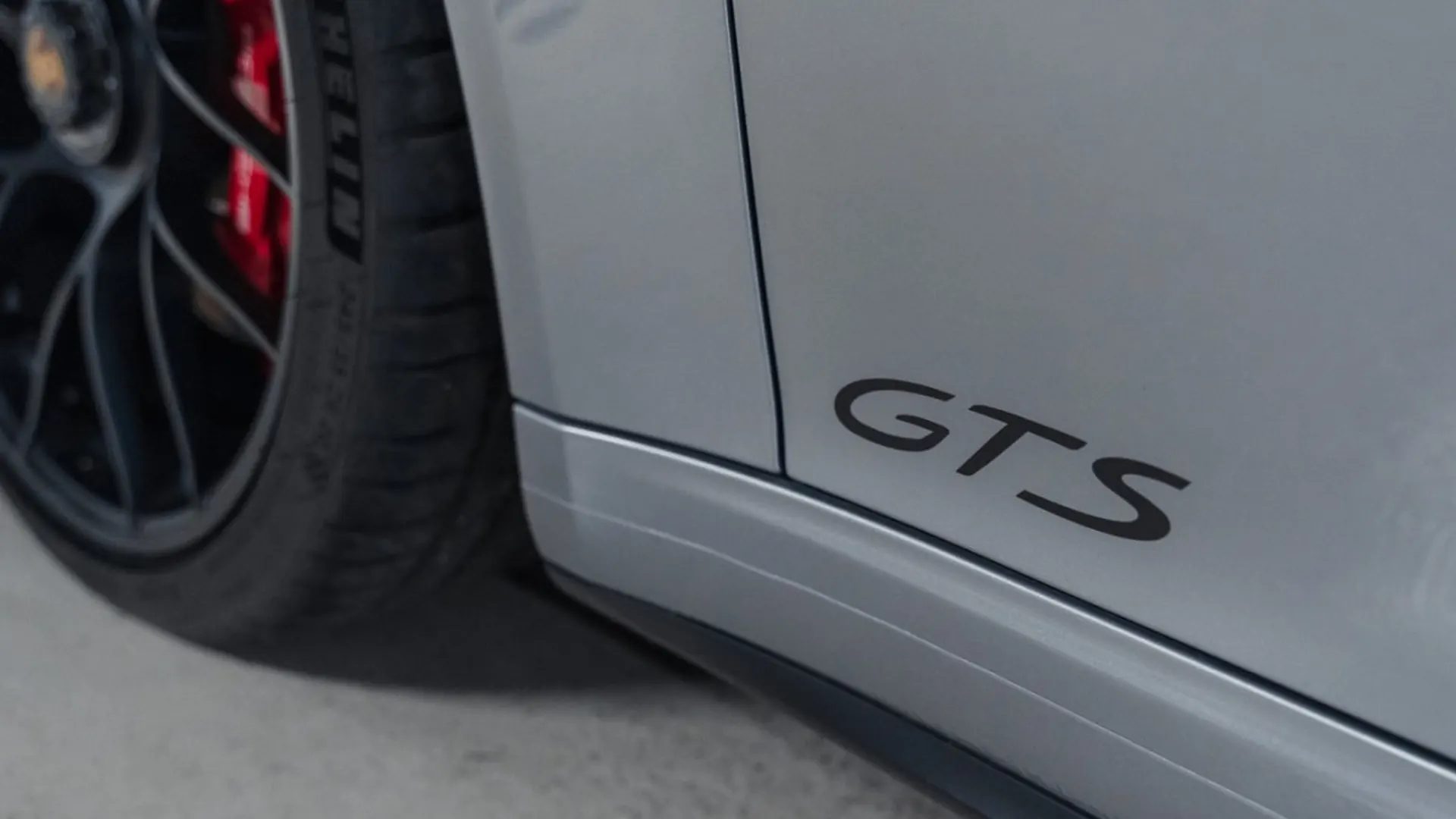 Porsche 911 — photo 18