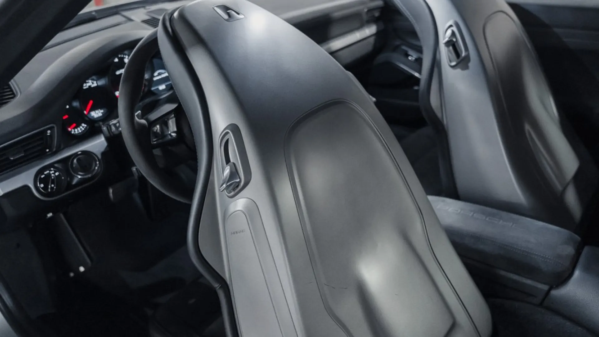 Porsche 911 — photo 25