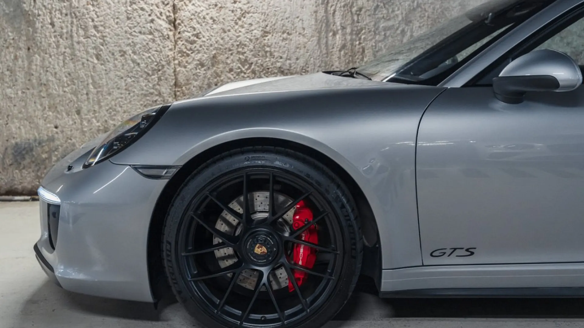 Porsche 911 — photo 16