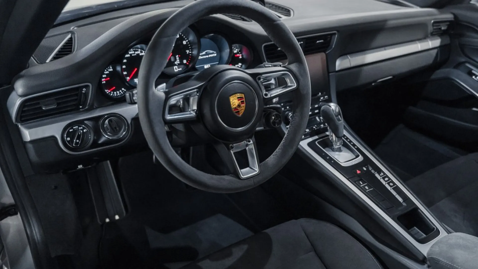 Porsche 911 — photo 21