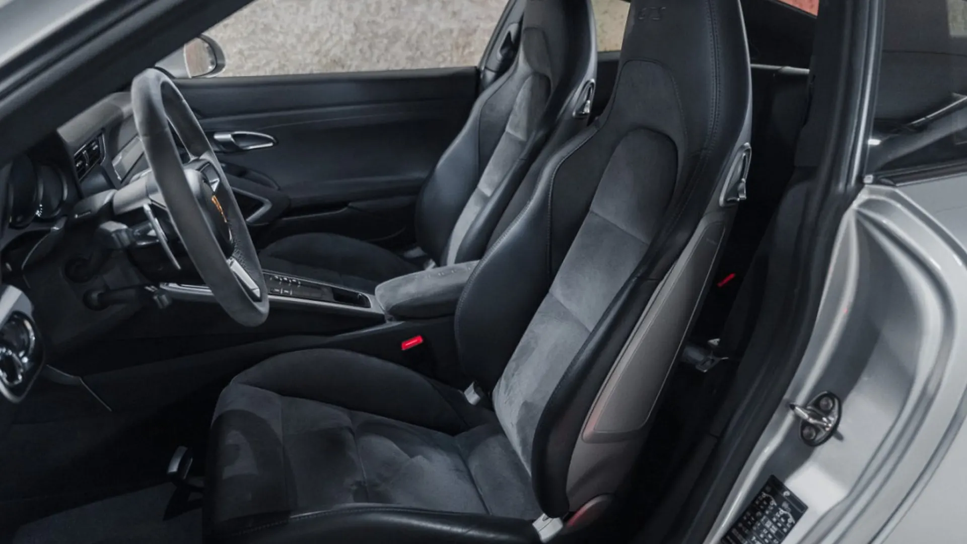 Porsche 911 — photo 20