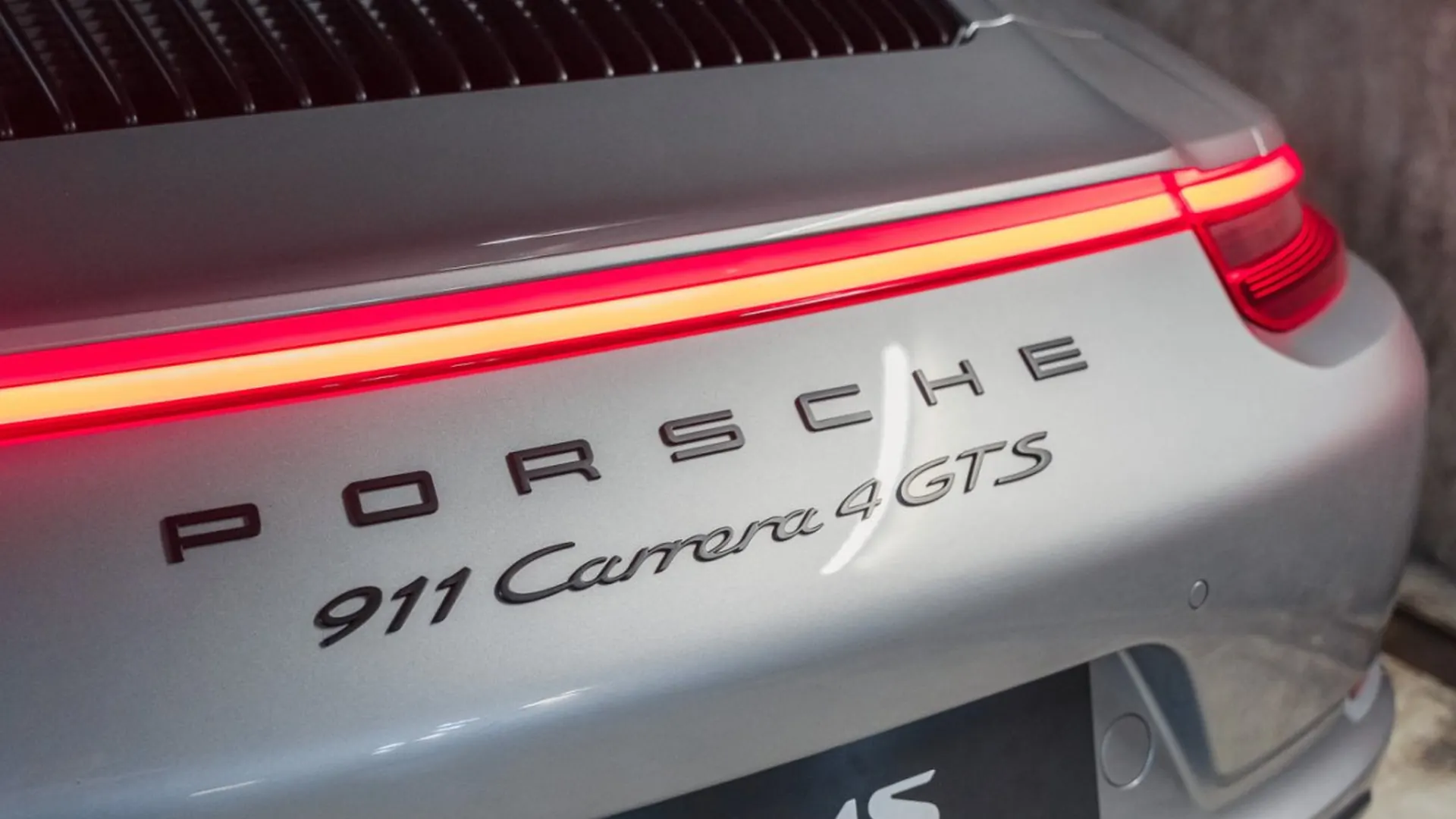 Porsche 911 — photo 11