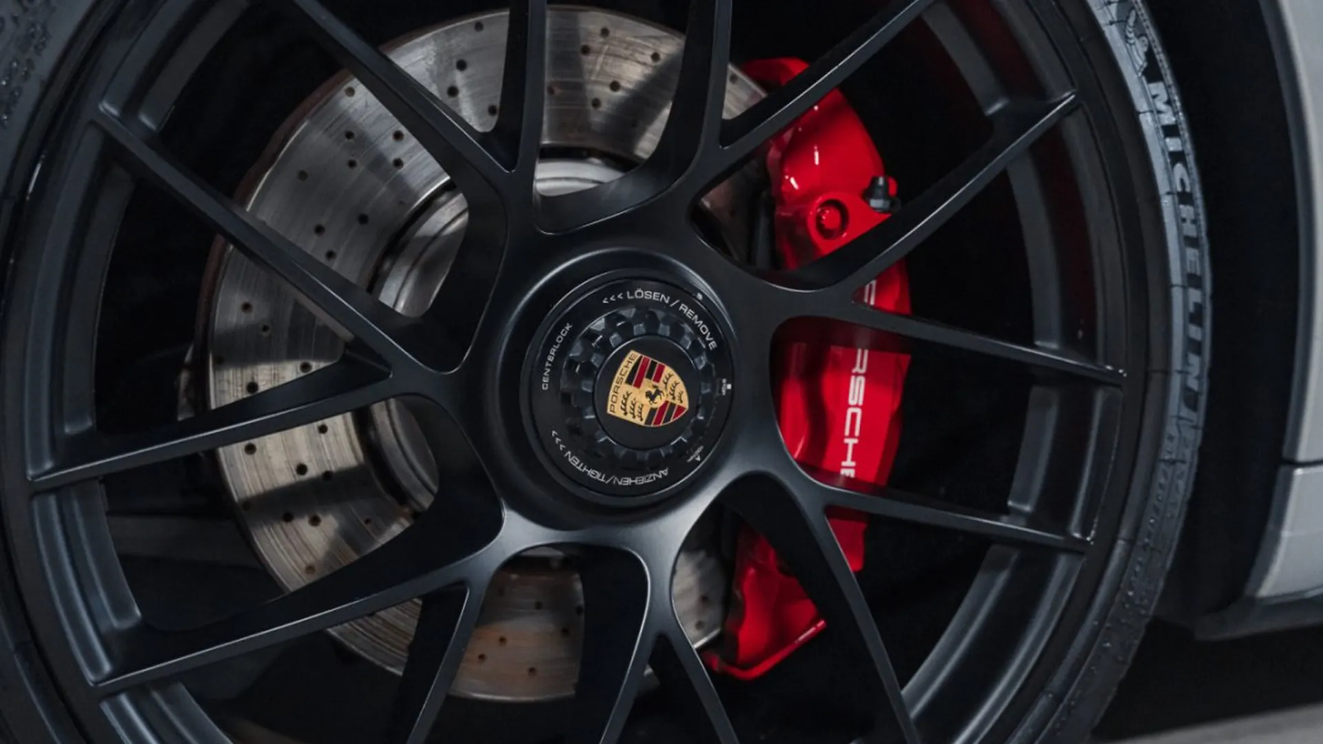 Porsche 911 — photo 17