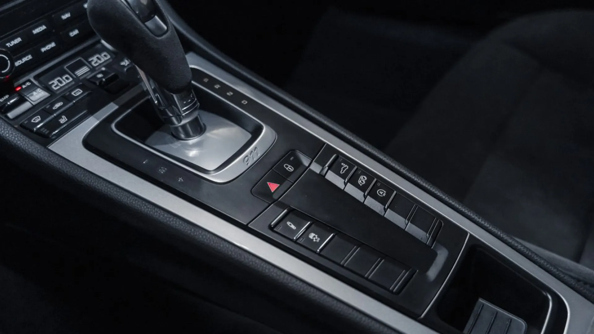 Porsche 911 — photo 32