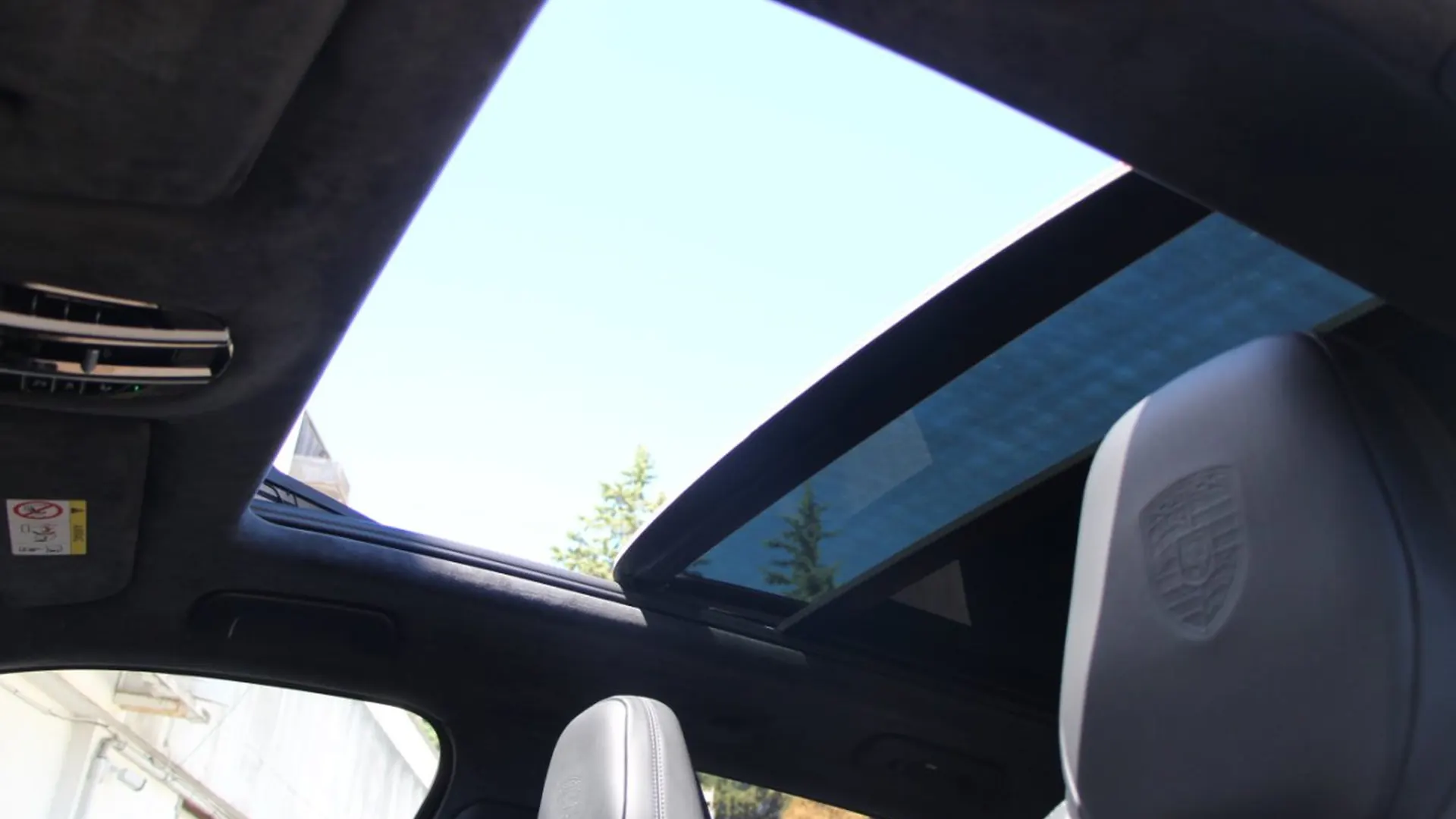 Porsche Cayenne — photo 23