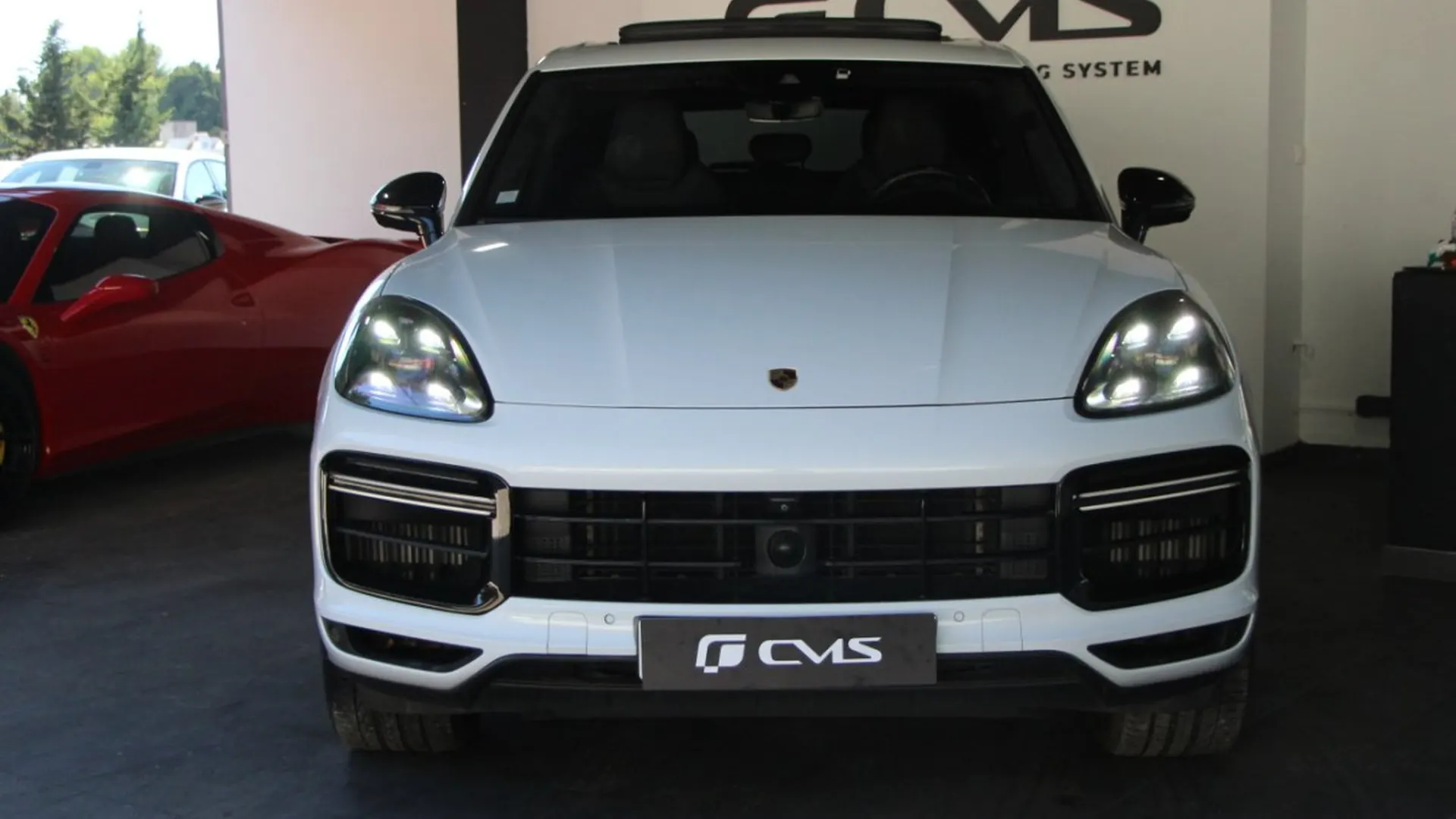 Porsche Cayenne — photo 2