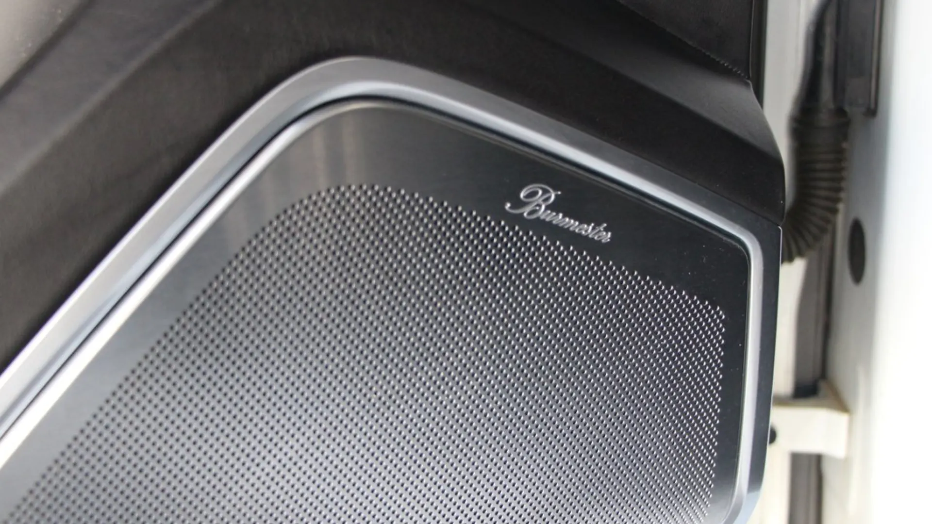 Porsche Cayenne — photo 14