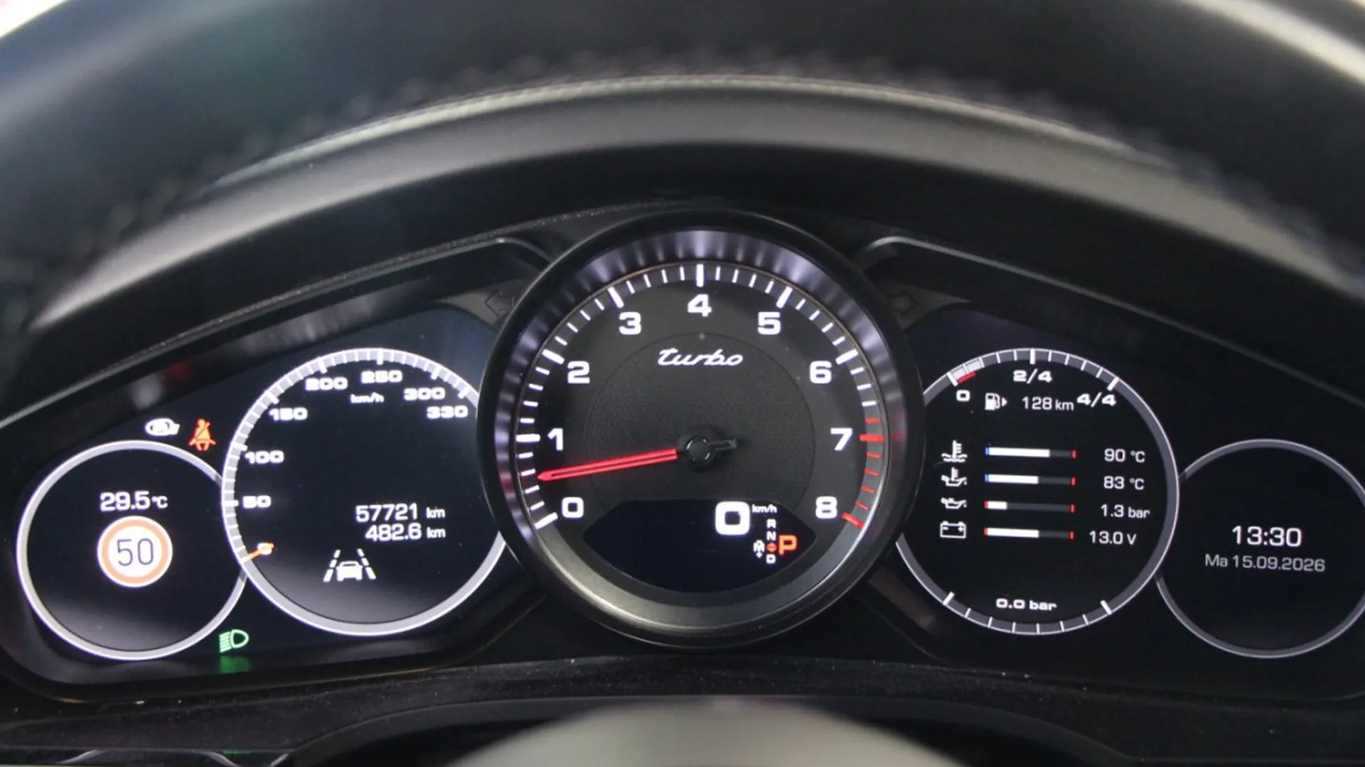 Porsche Cayenne — photo 12