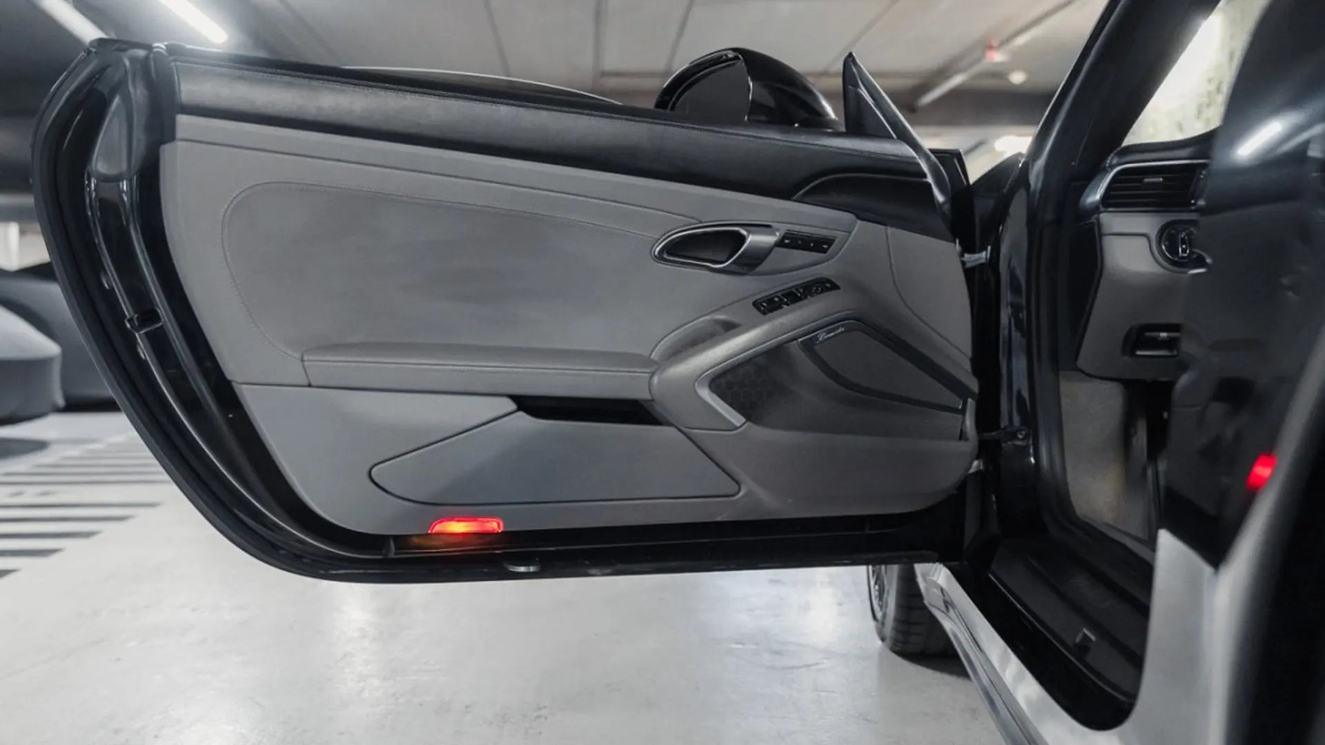 Porsche 911 — photo 22