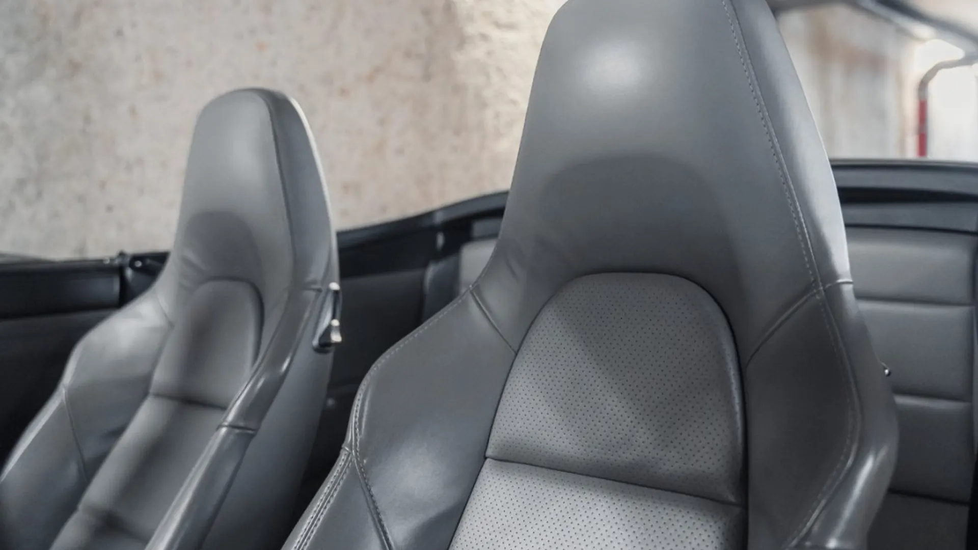 Porsche 911 — photo 24