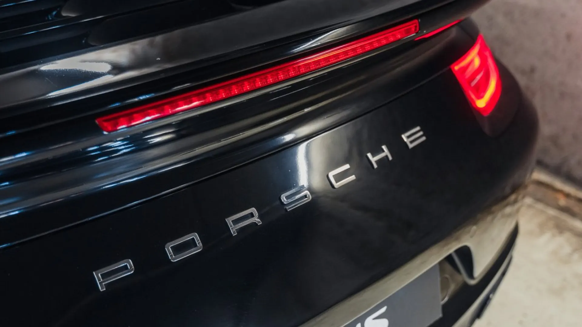 Porsche 911 — photo 11