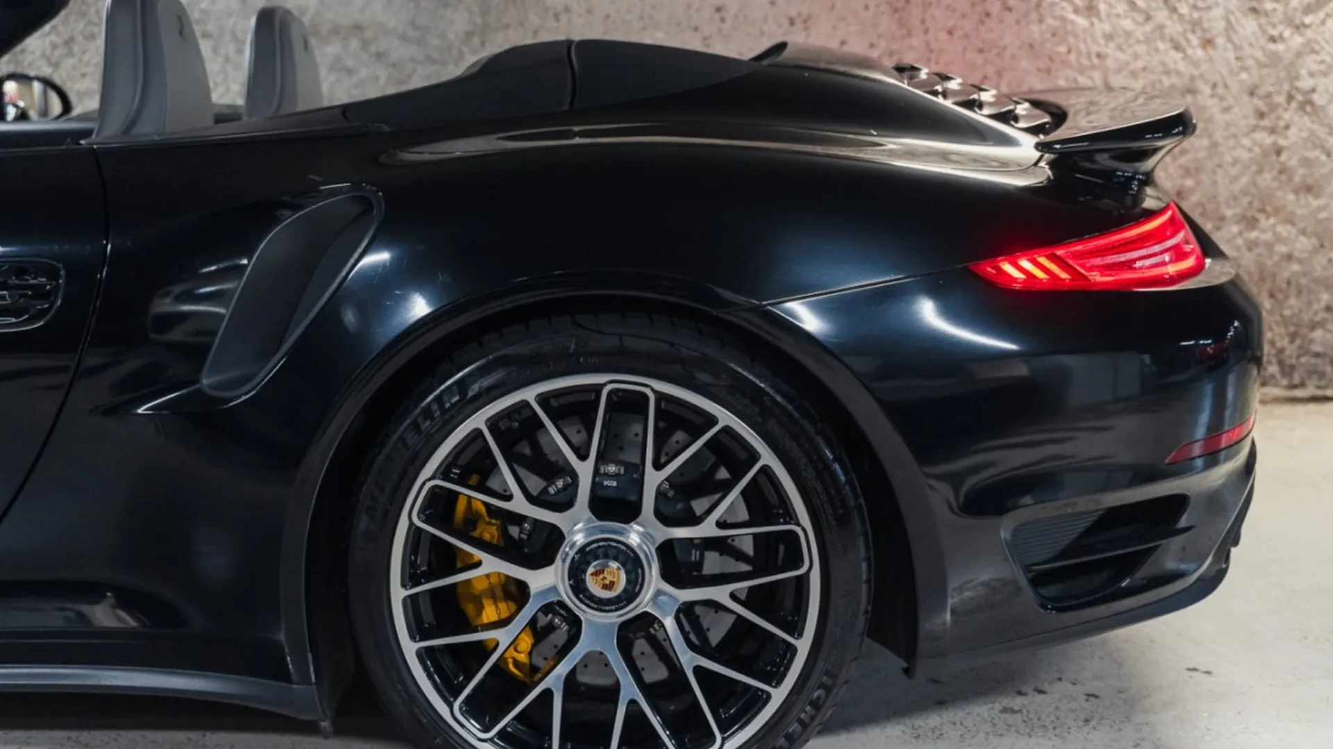 Porsche 911 — photo 14