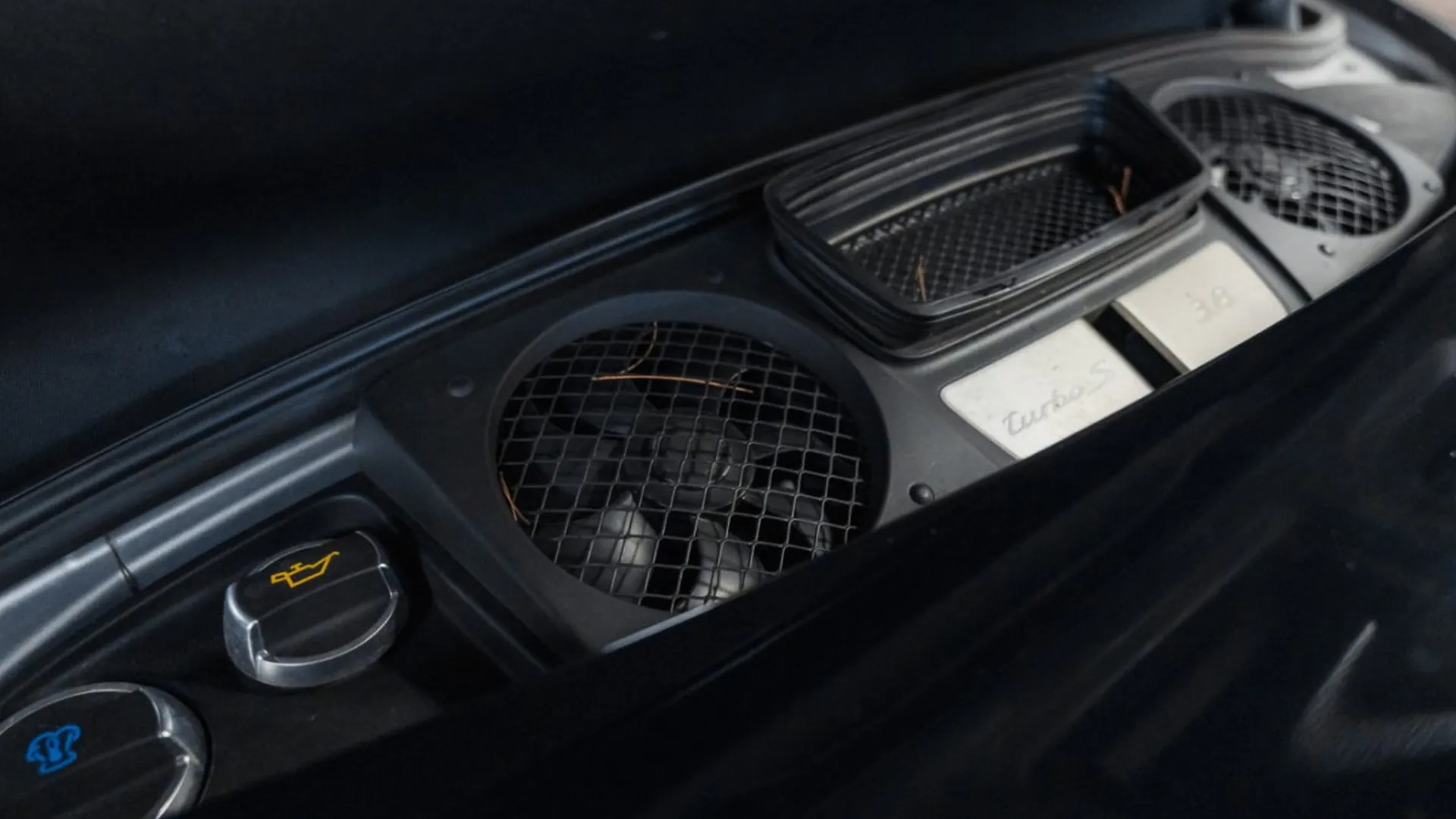 Porsche 911 — photo 21