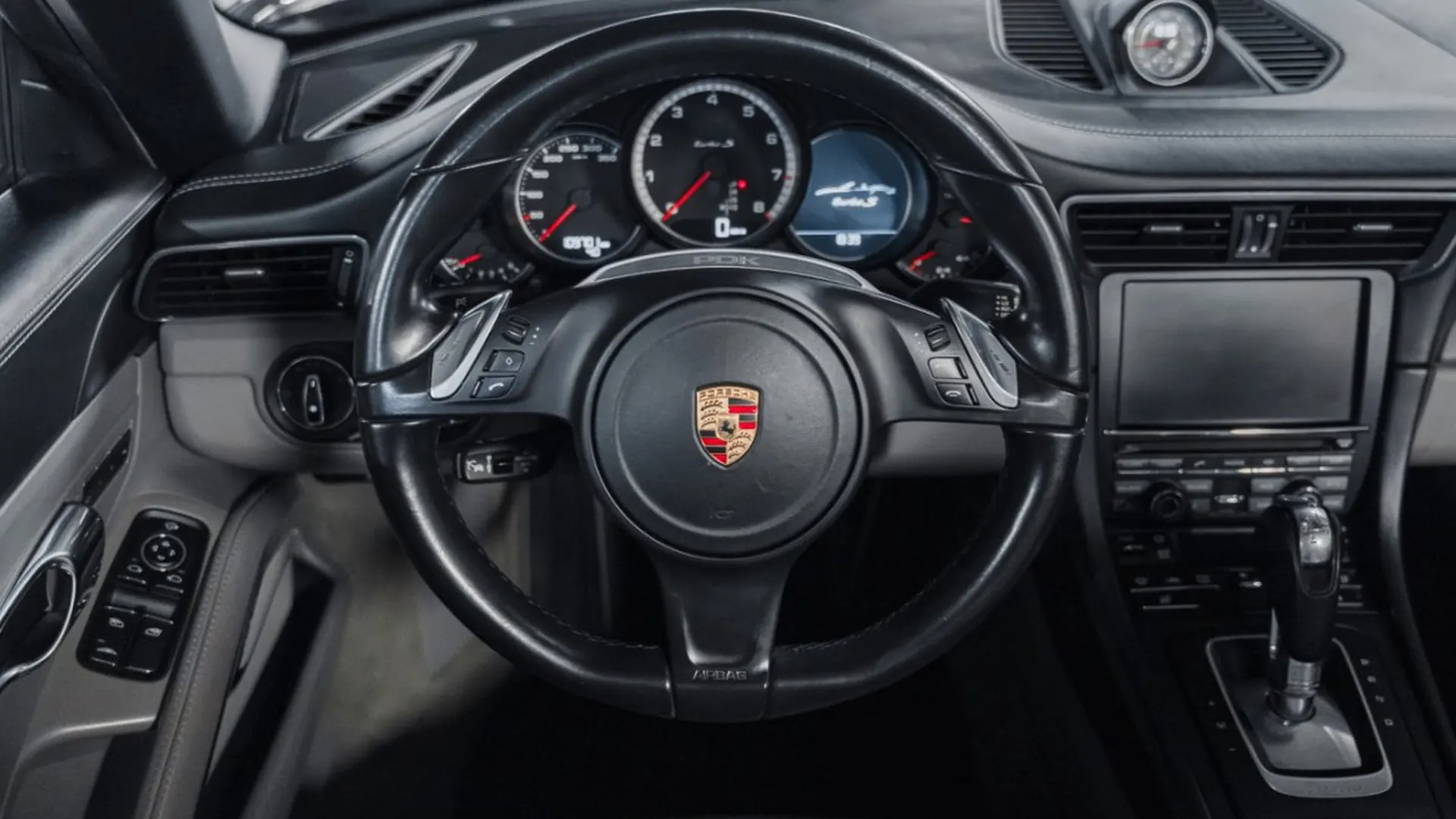 Porsche 911 — photo 26