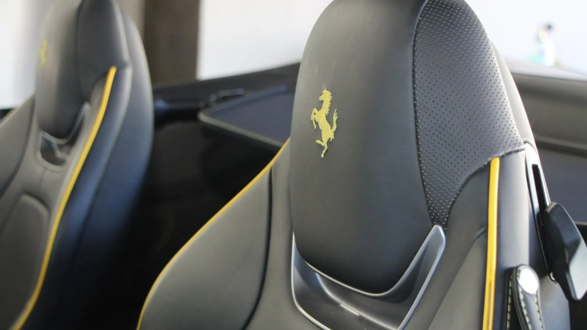 Ferrari Portofino — photo 16