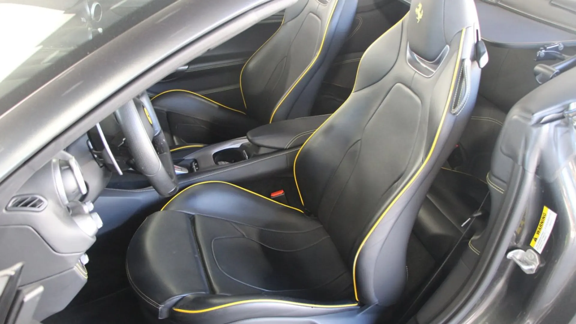 Ferrari Portofino — photo 10