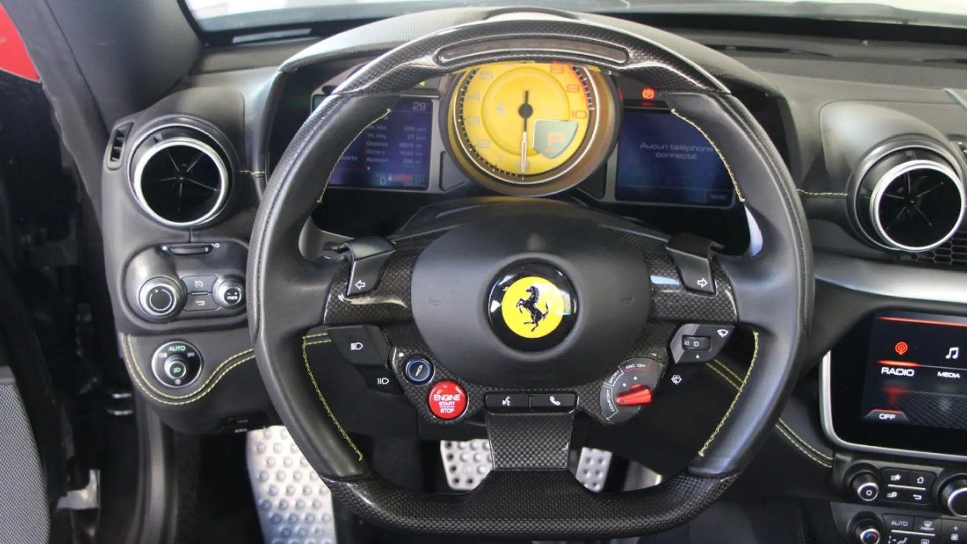 Ferrari Portofino — photo 11