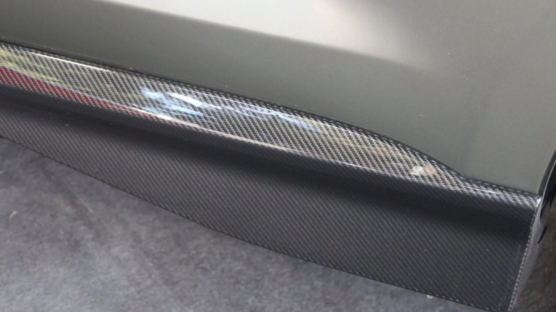 Aston Martin DBX — photo 7