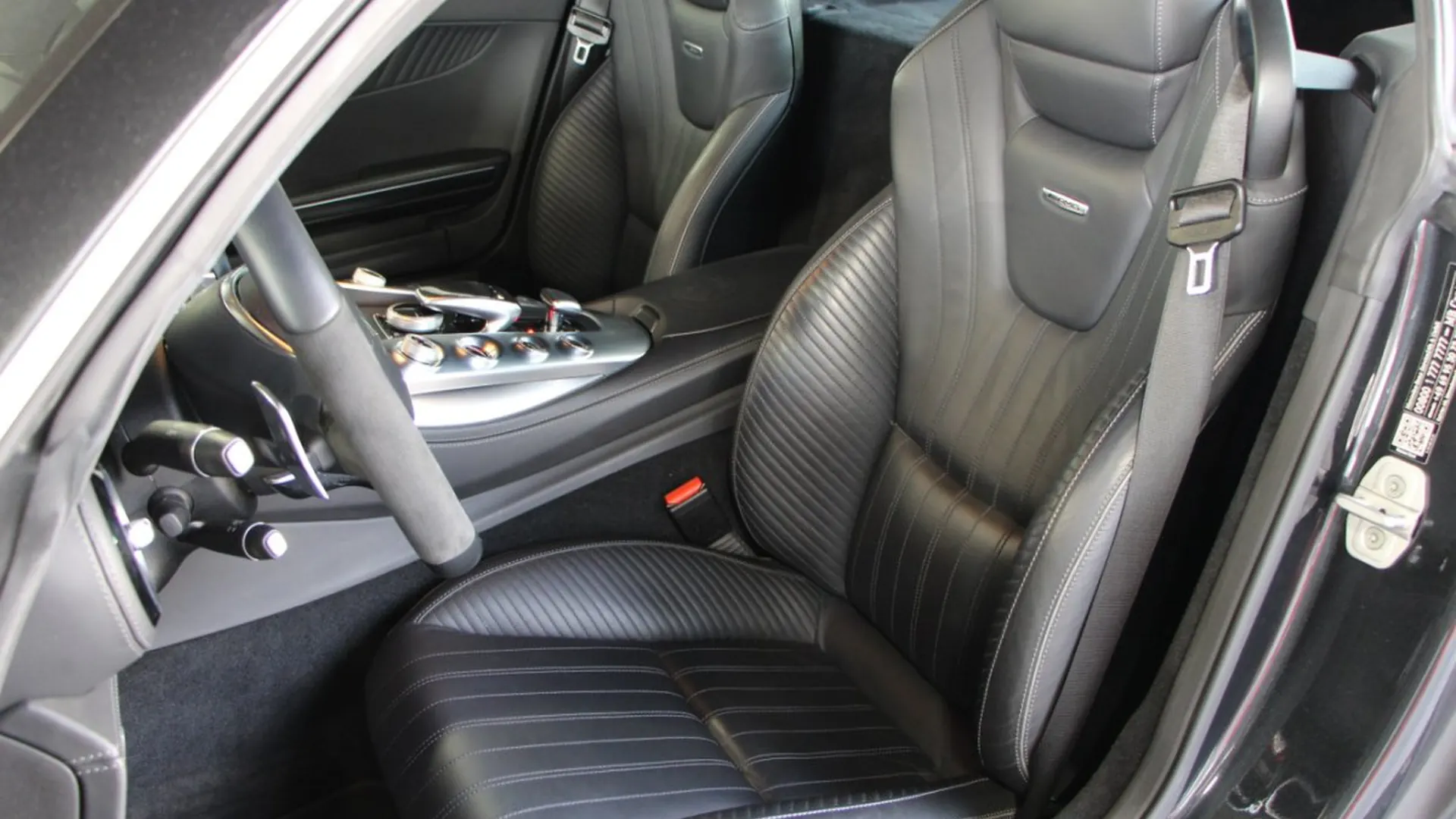 Mercedes-Benz AMG GT — photo 11