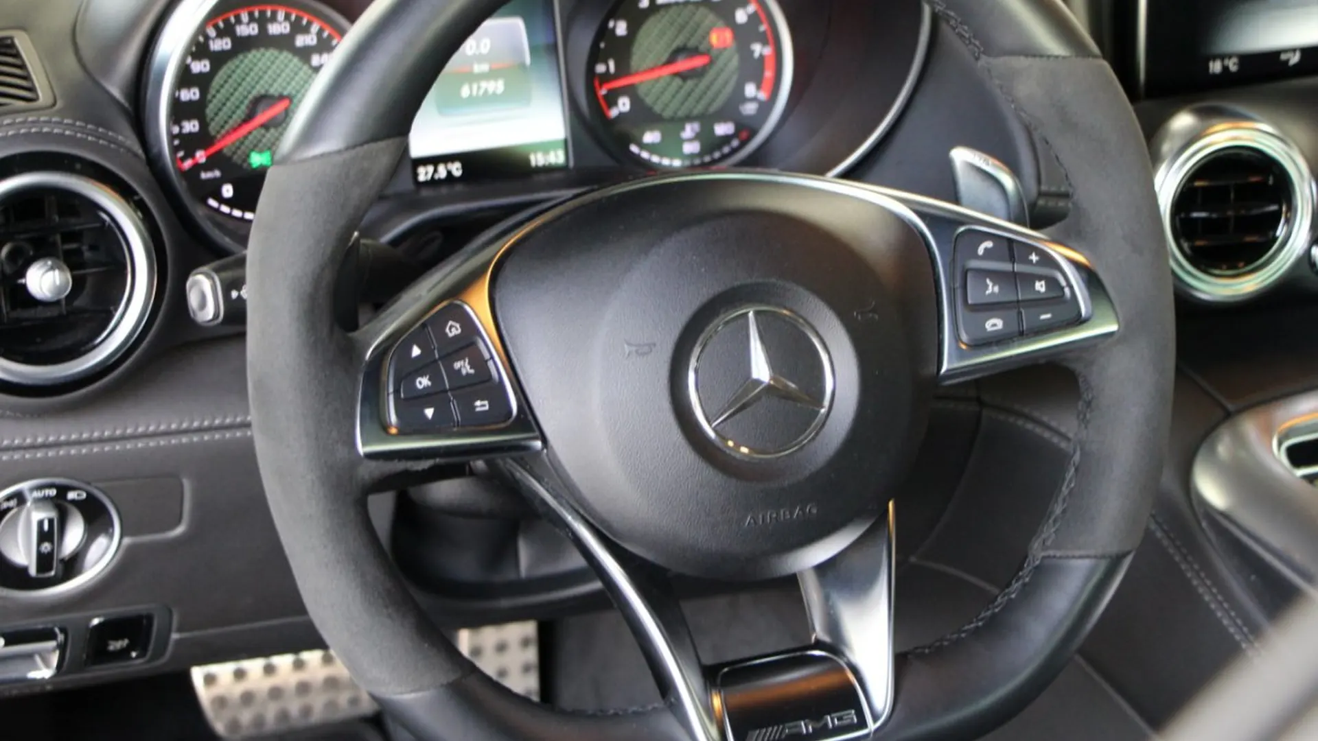 Mercedes-Benz AMG GT — photo 12