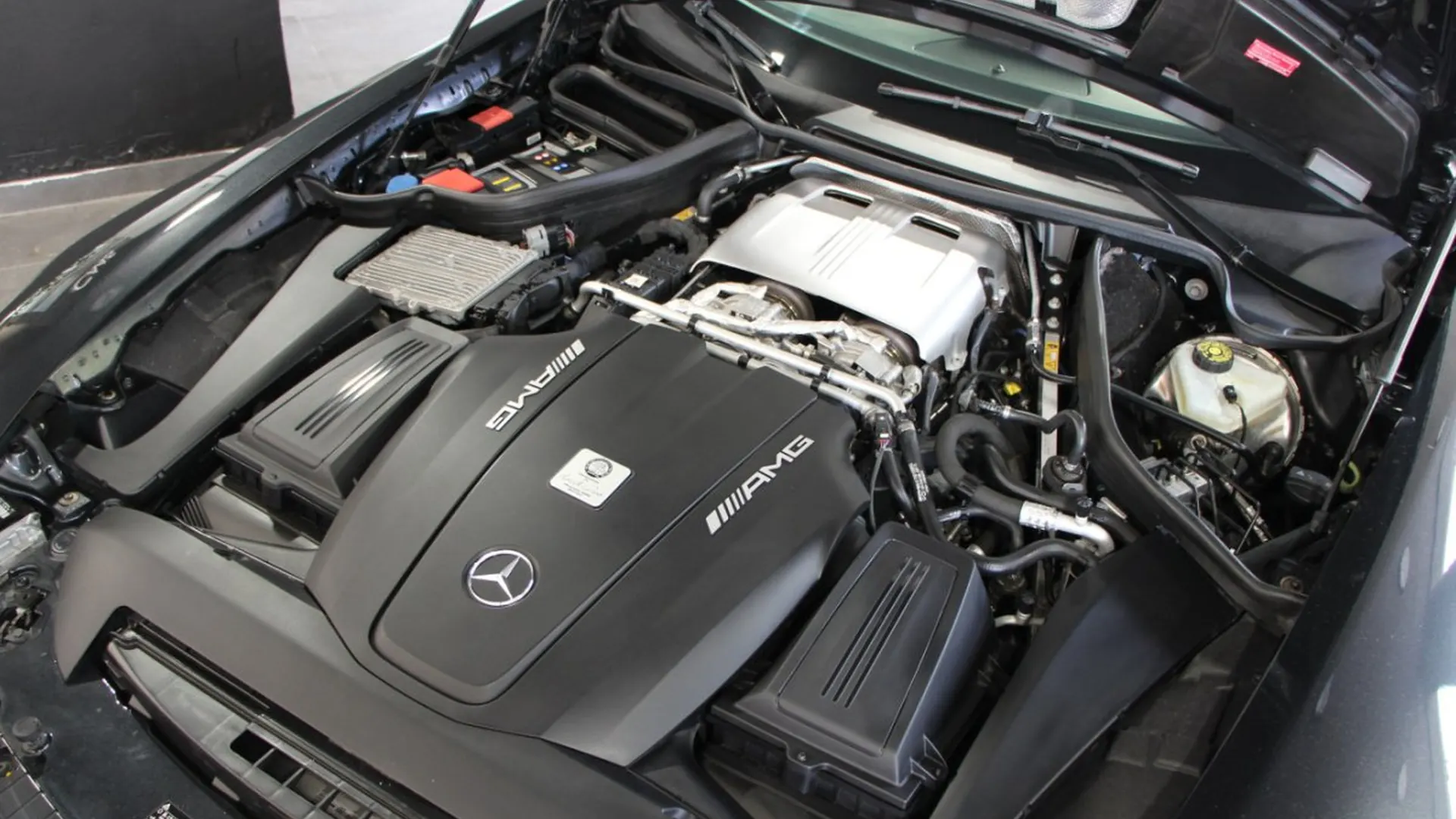 Mercedes-Benz AMG GT — photo 28