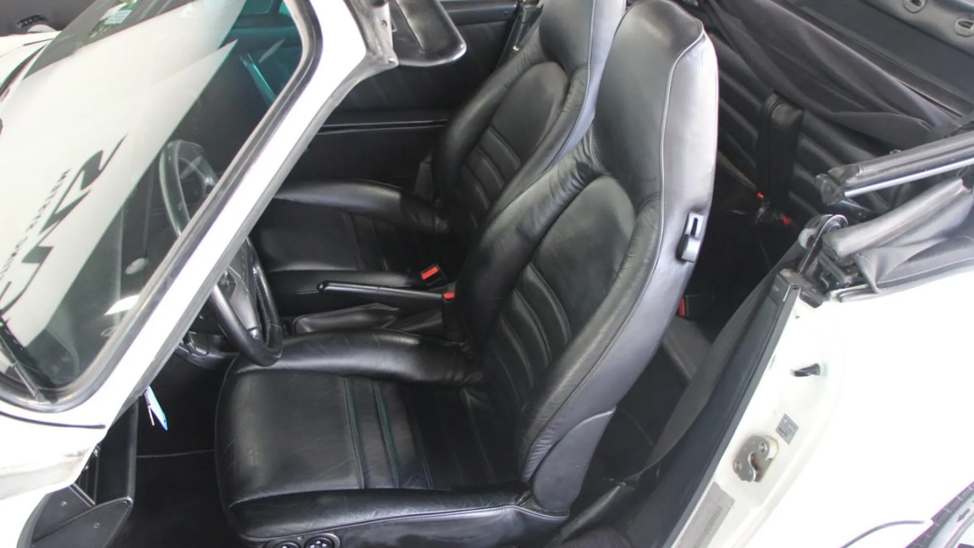 Porsche 911 — photo 8