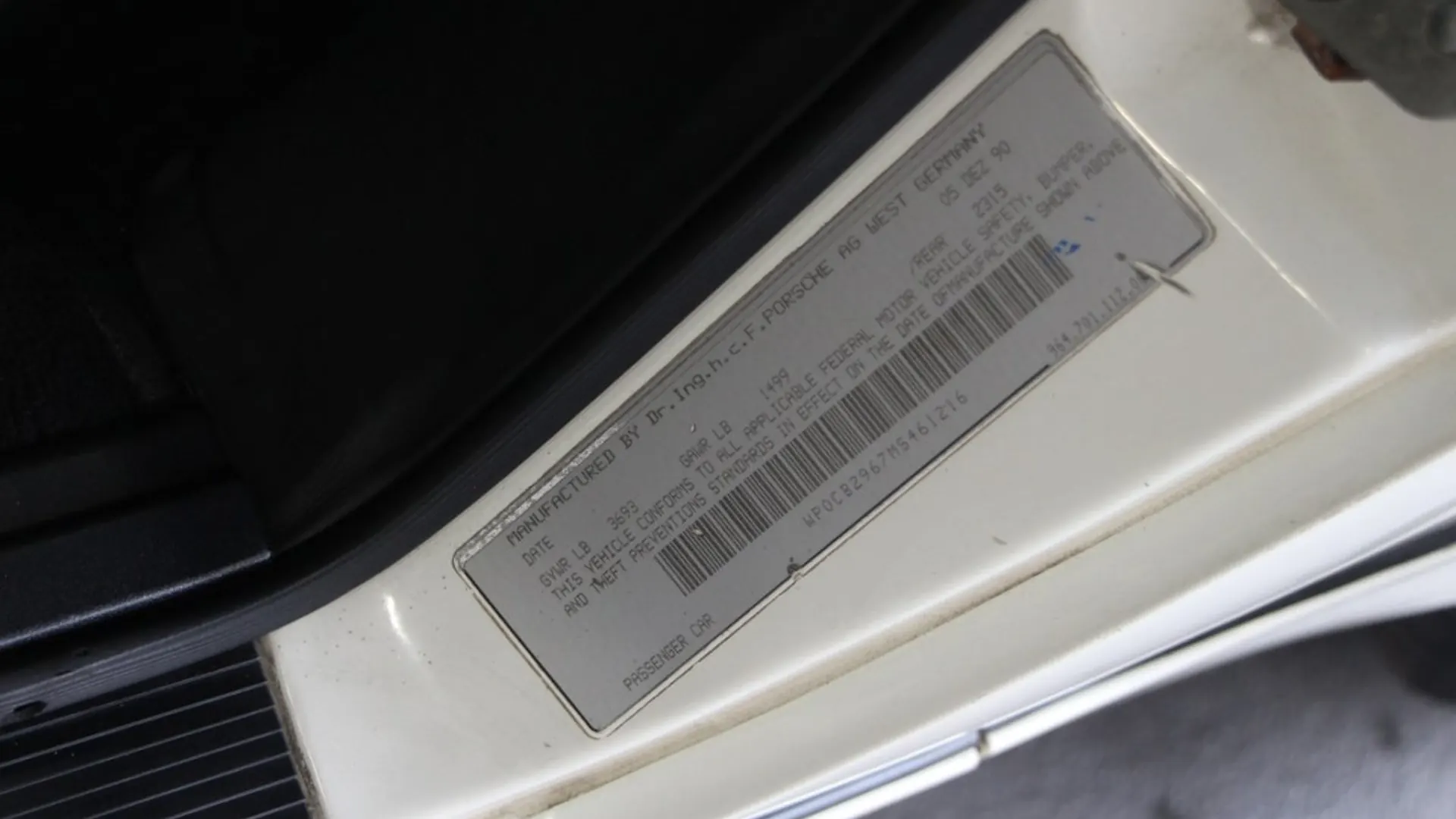 Porsche 911 — photo 25